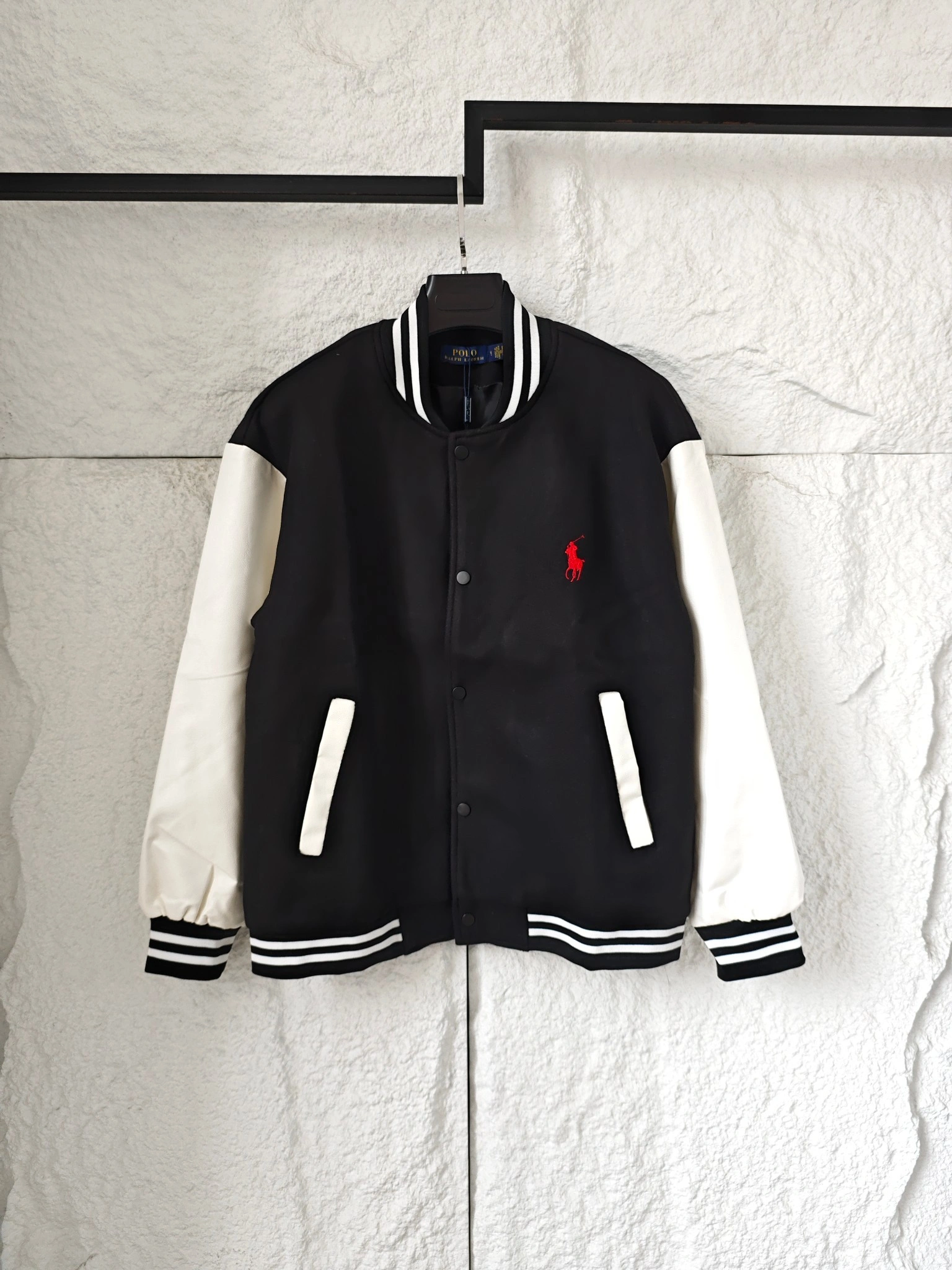 Gemini -- R18ph embroidery item: E-F110J1421