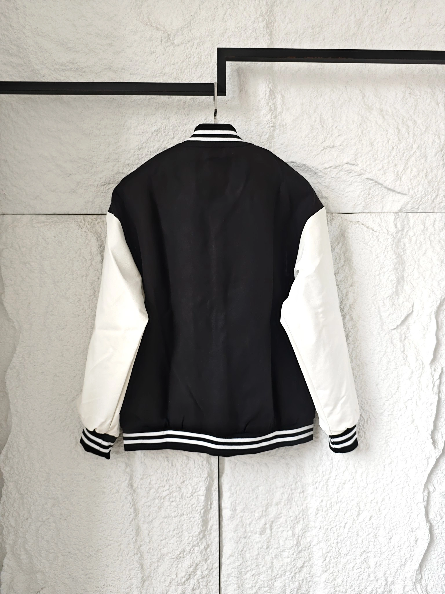 Gemini -- R18ph embroidery item: E-F110J1421