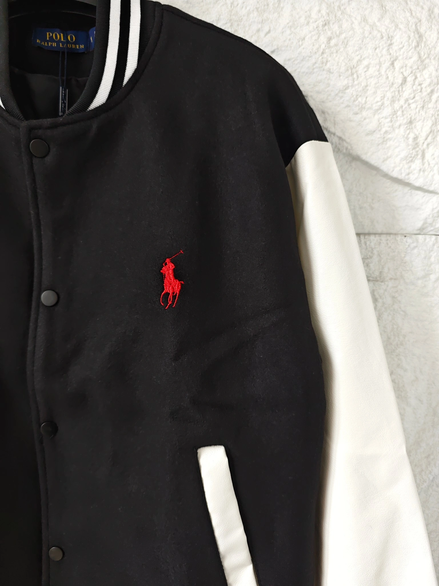 Gemini -- R18ph embroidery item: E-F110J1421