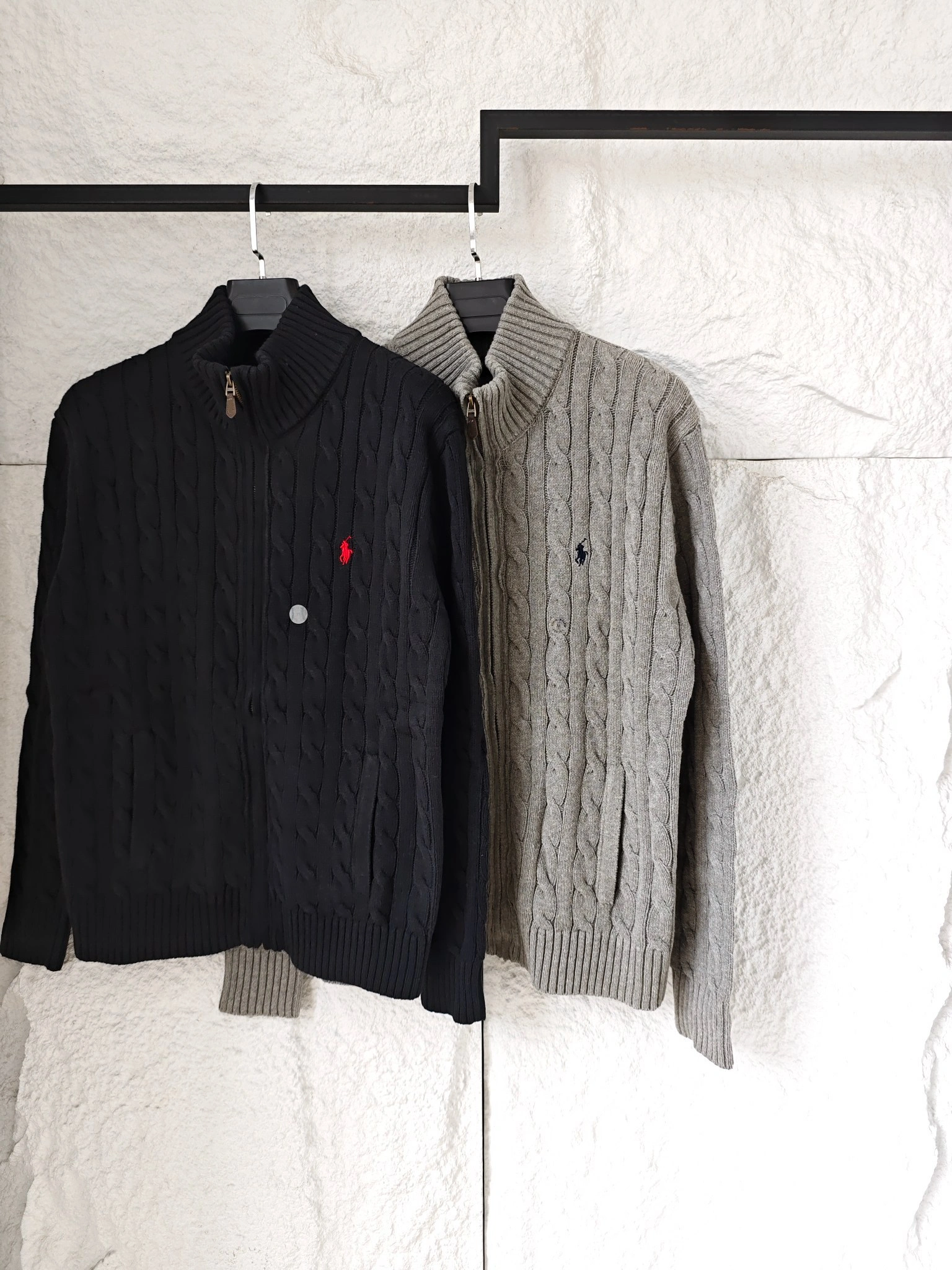 Gemini -- R18ph embroidery oversize 2colour item: E-F110J1420-2