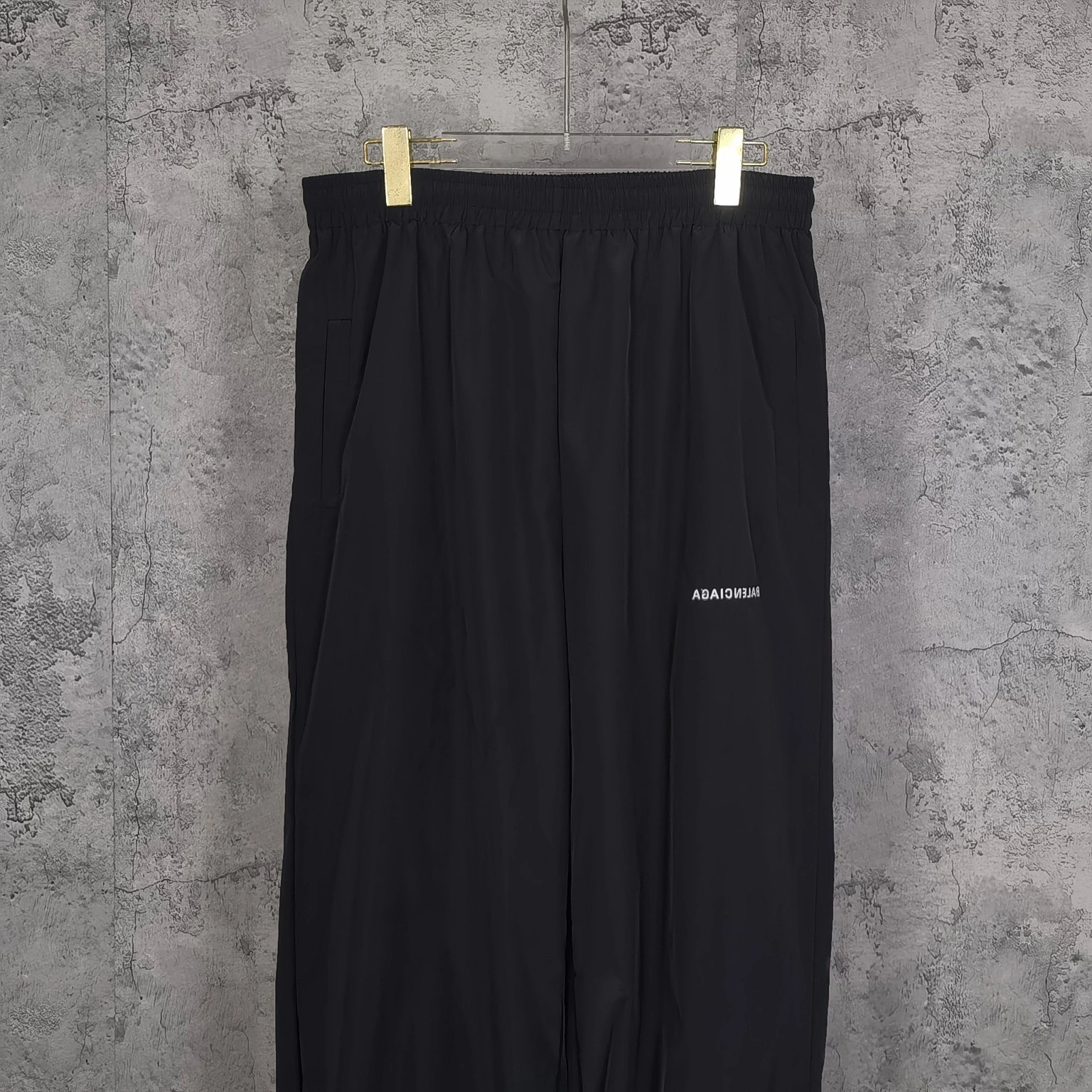 Gemini-- 218593i16 embroidery item:D-F210G1224