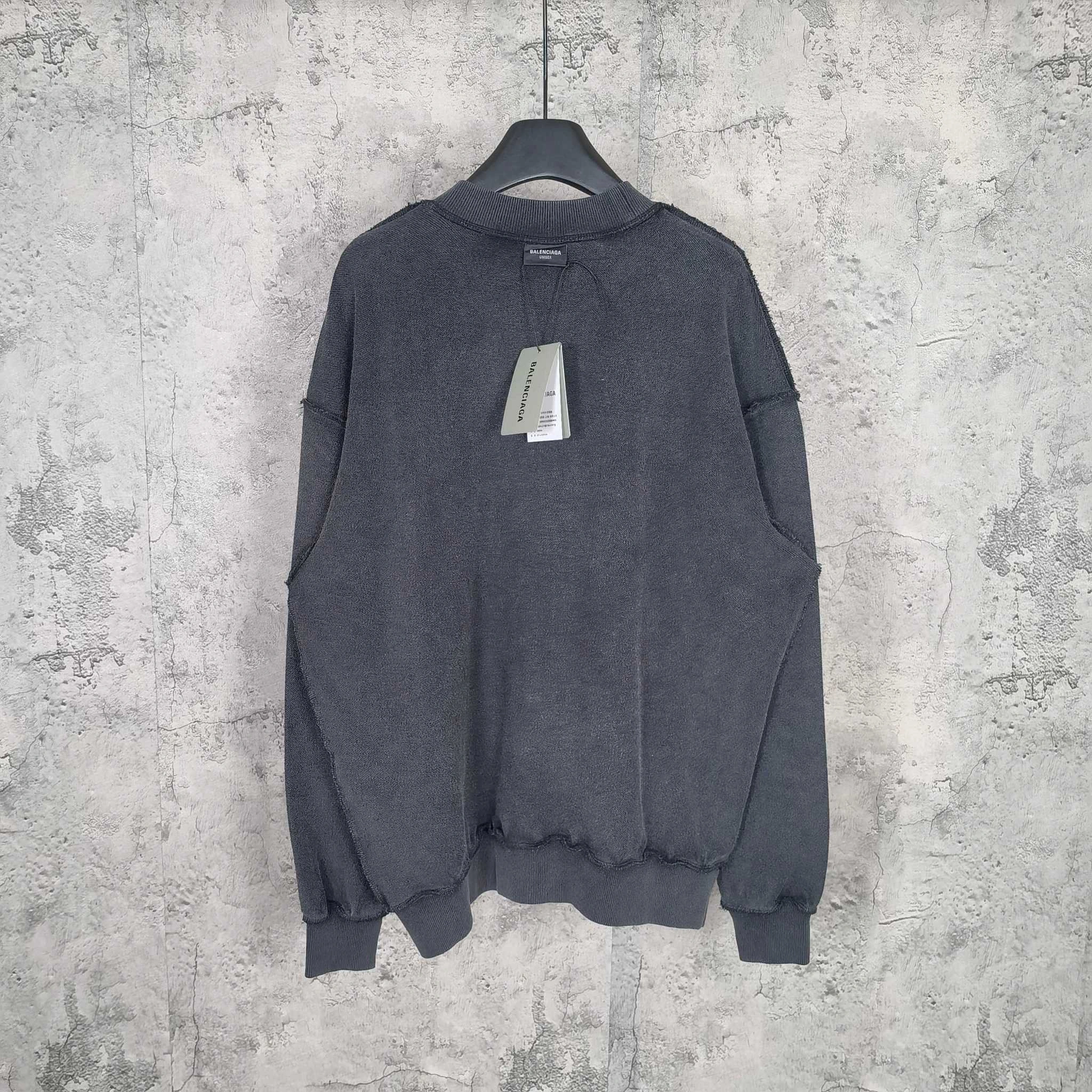 Gemini-- 218593i16 embroidery oversize item: E-F114I2850