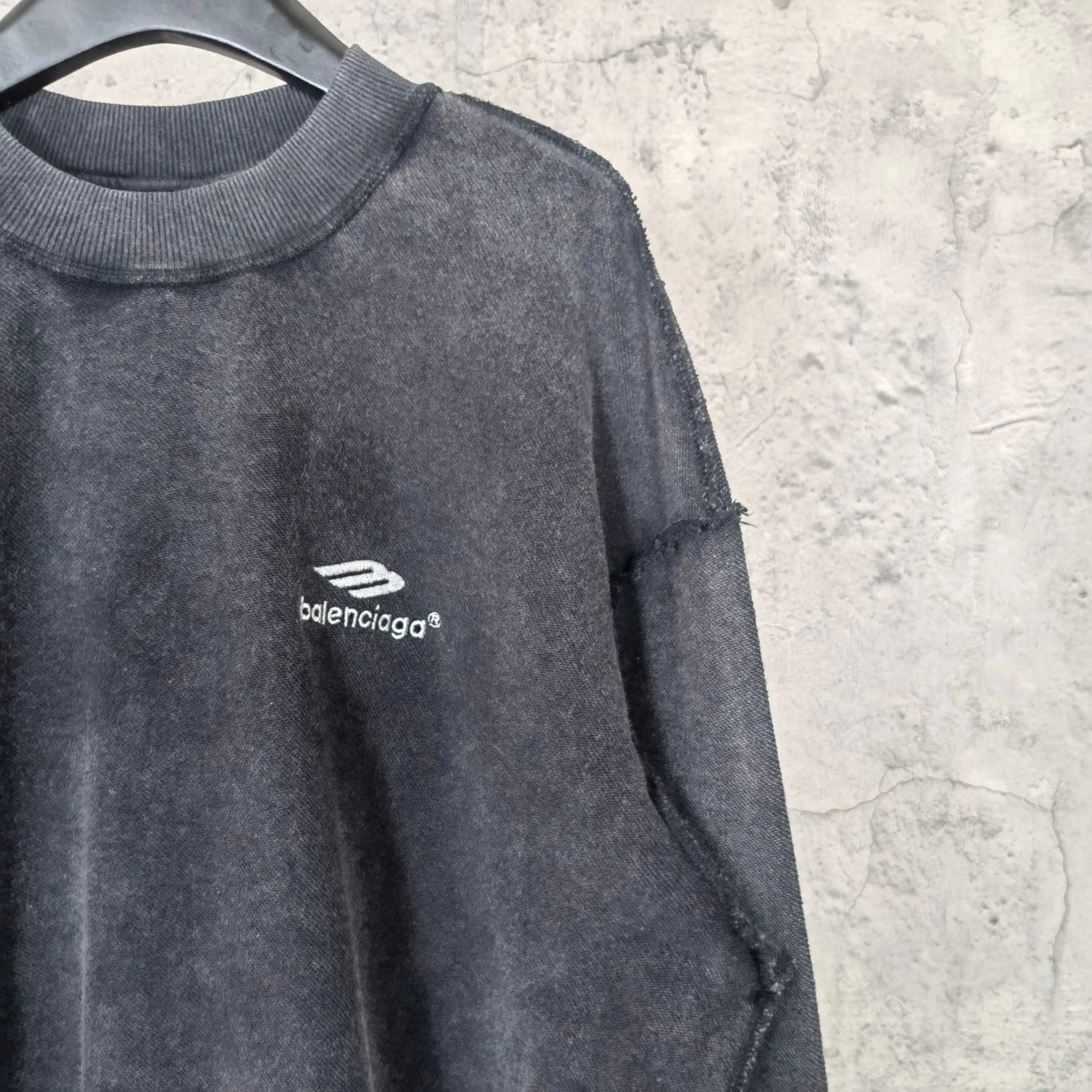 Gemini-- 218593i16 embroidery oversize item: E-F114I2850