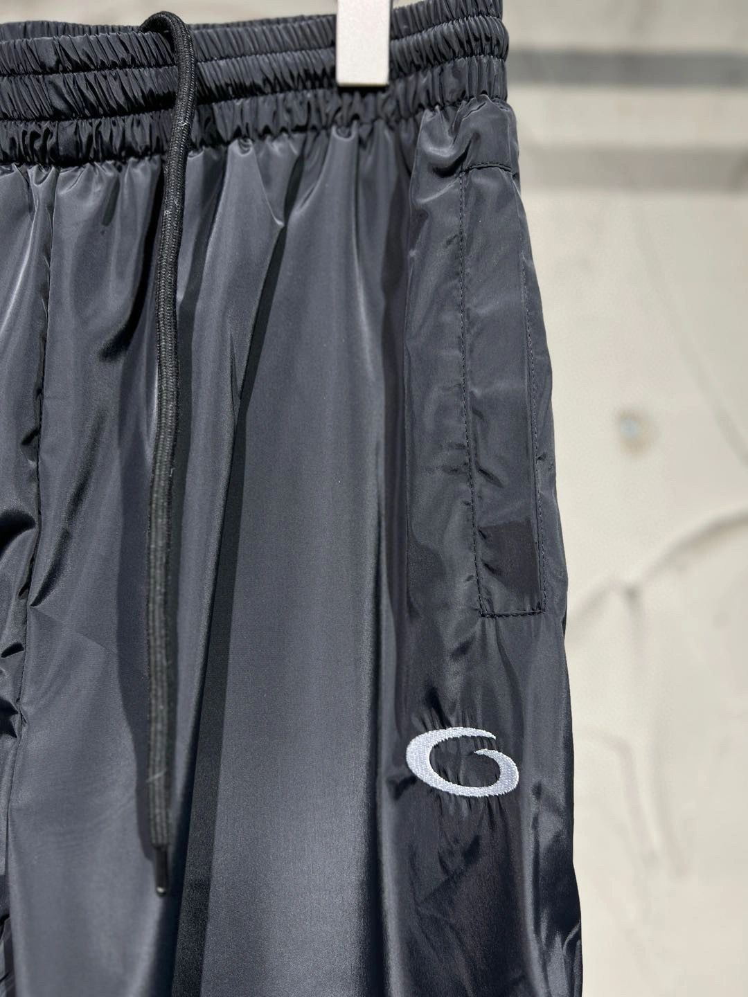 Gemini-- 218593i16 embroidery oversize item: E-F115C0829