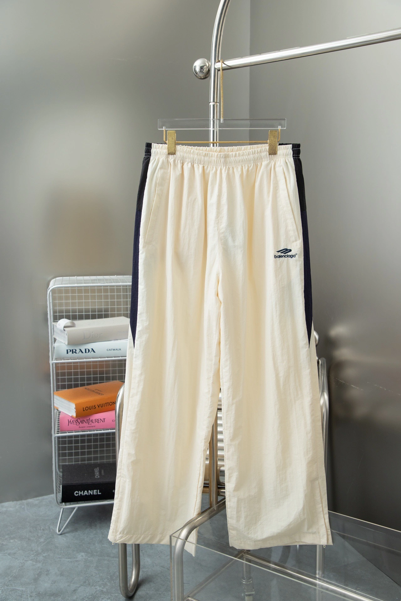 Gemini-- 218593i16 suit nylon embroidery 3colour item:E-F509L0515-3H