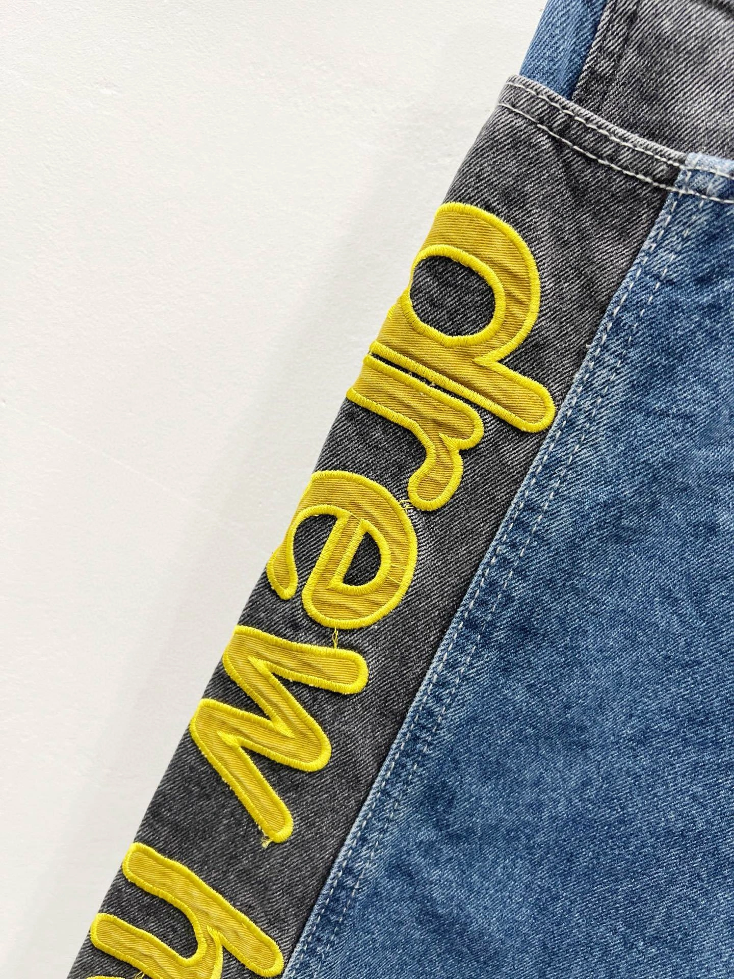 Gemini-- 4r5w embroidery item: E-F431I2815
