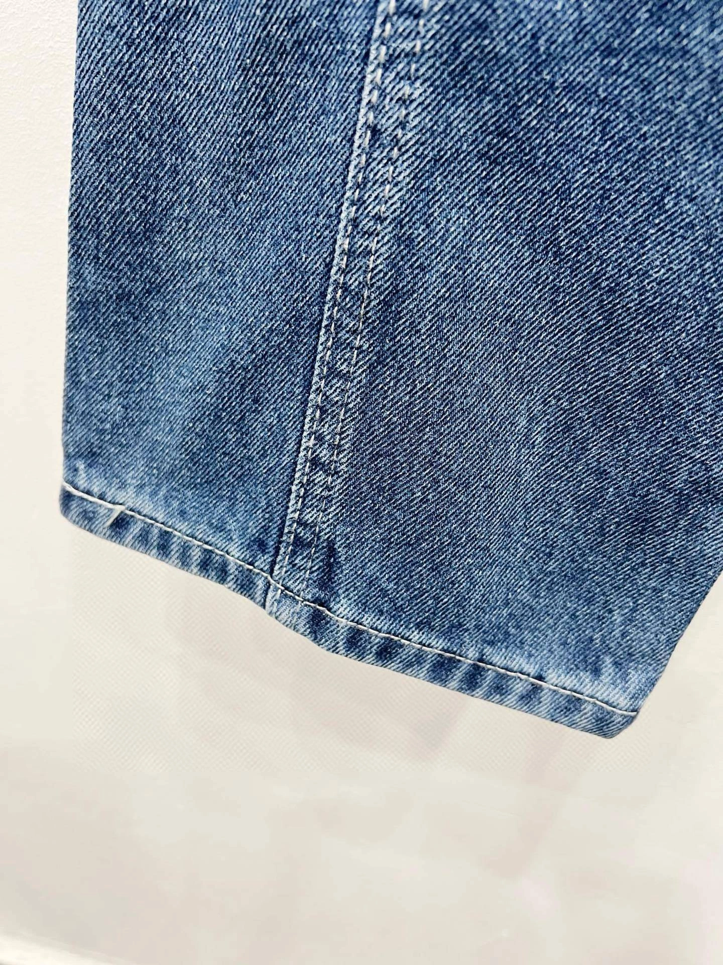 Gemini-- 4r5w embroidery item: E-F431I2815
