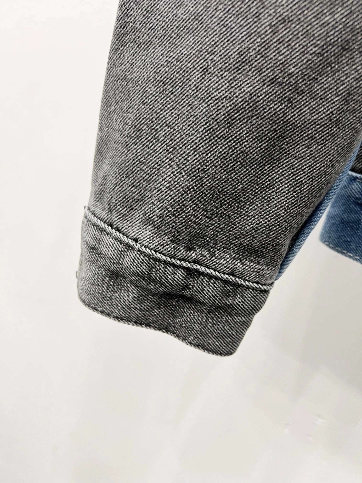 Gemini-- 4r5w embroidery item: E-F431I2815