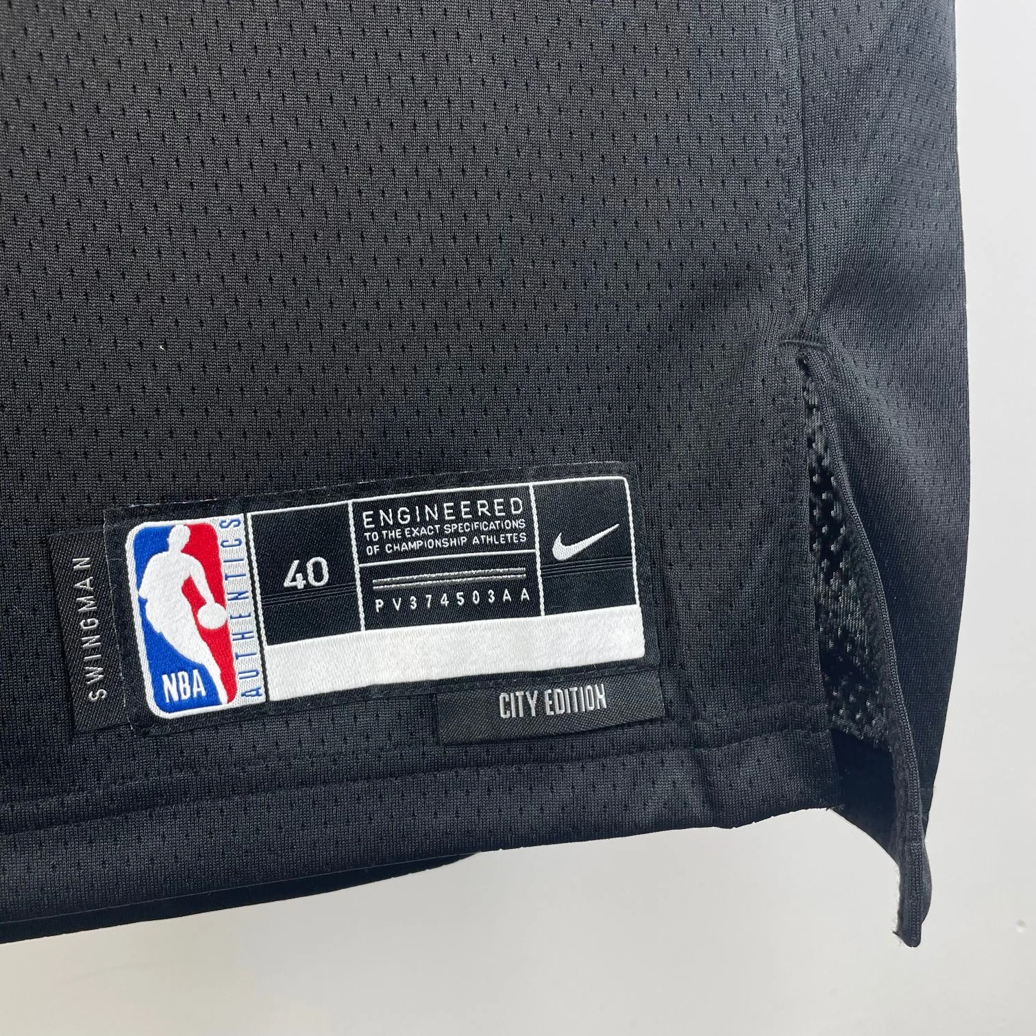 Gemini - 9ik5 embroidery item:E-F125E0519