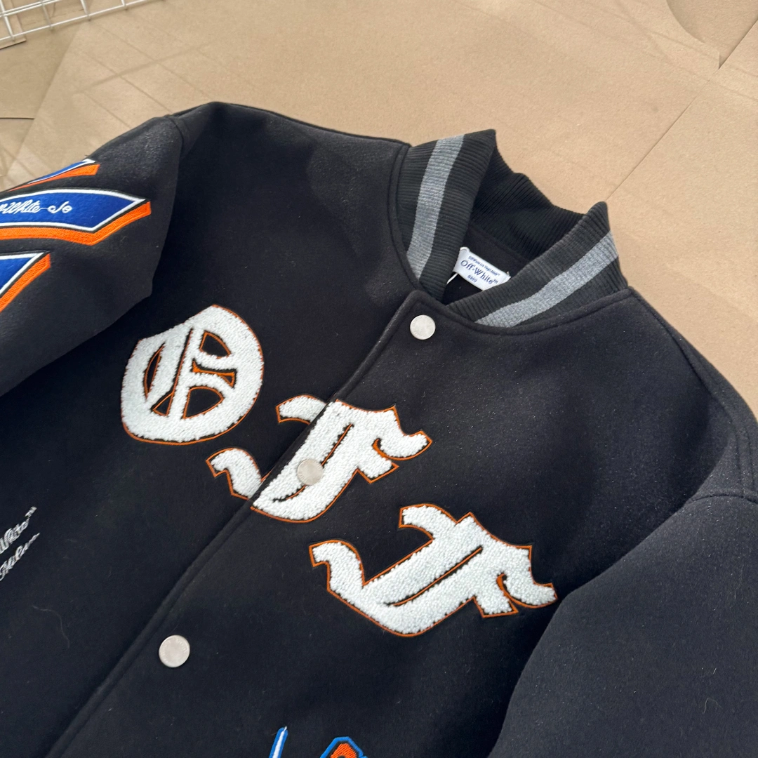 Gemini - Off Whit5 embroidery wool item:E-F524J3040