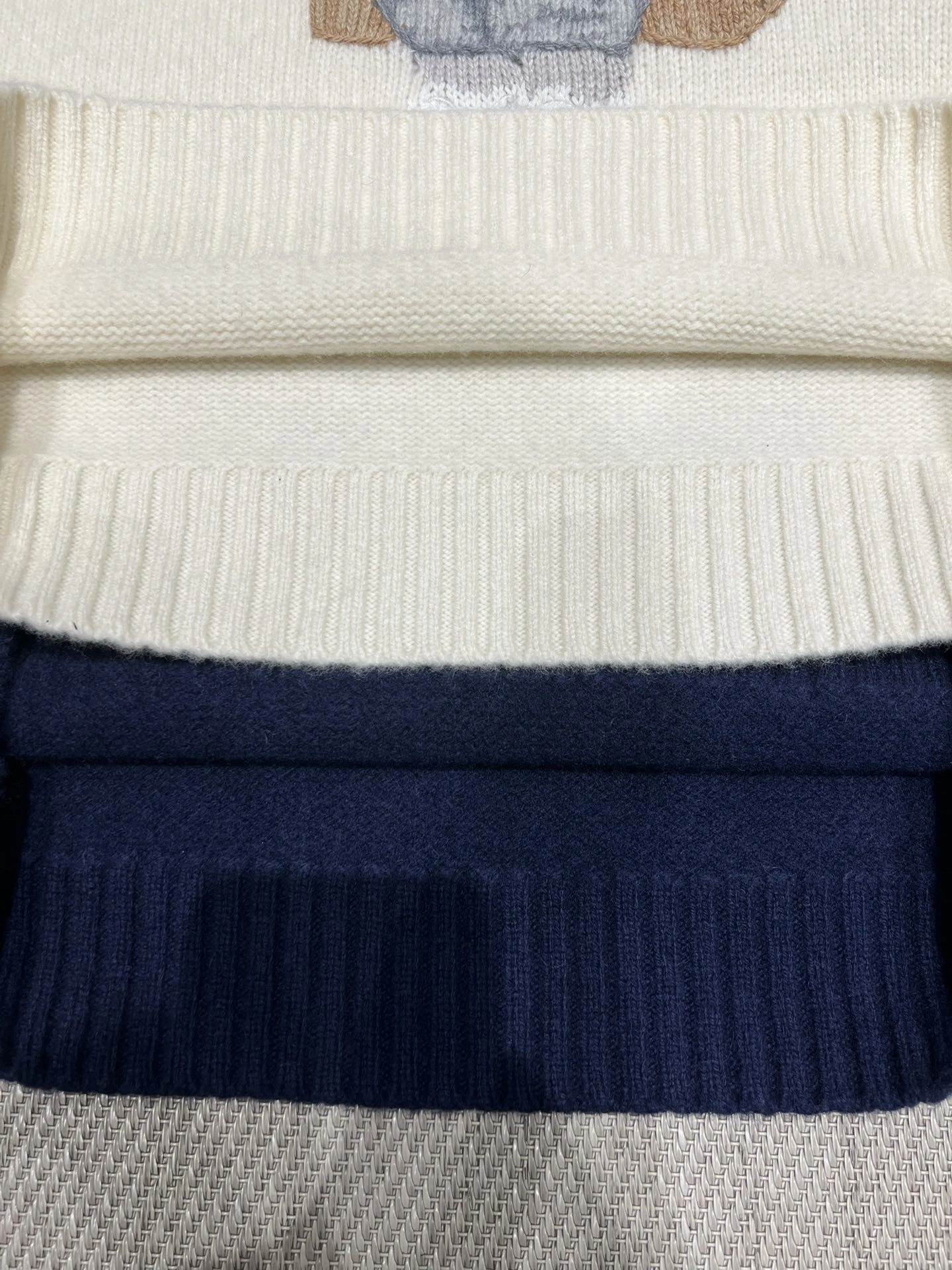 Gemini-- R18ph cashmere wool 2colour item:E-F140J0825-2H
