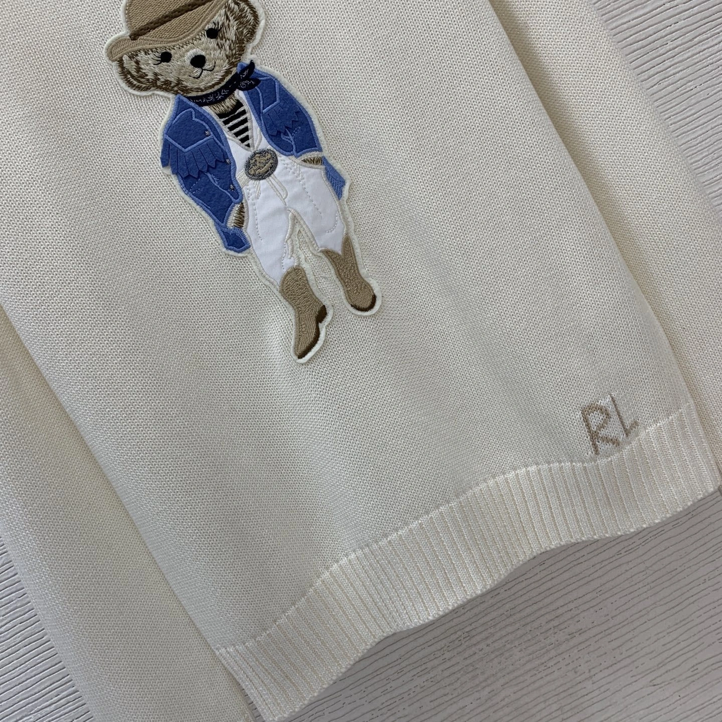 Gemini-- R18ph embroidery 2colour item:E-F044L2715-2H