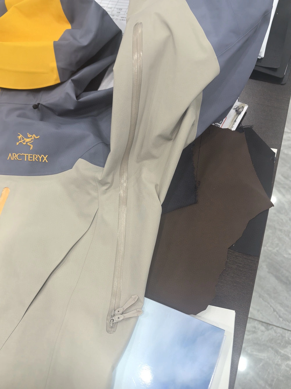 Gemini- 1r3t5ryx Gore-tex oversized item:E-F501C1120