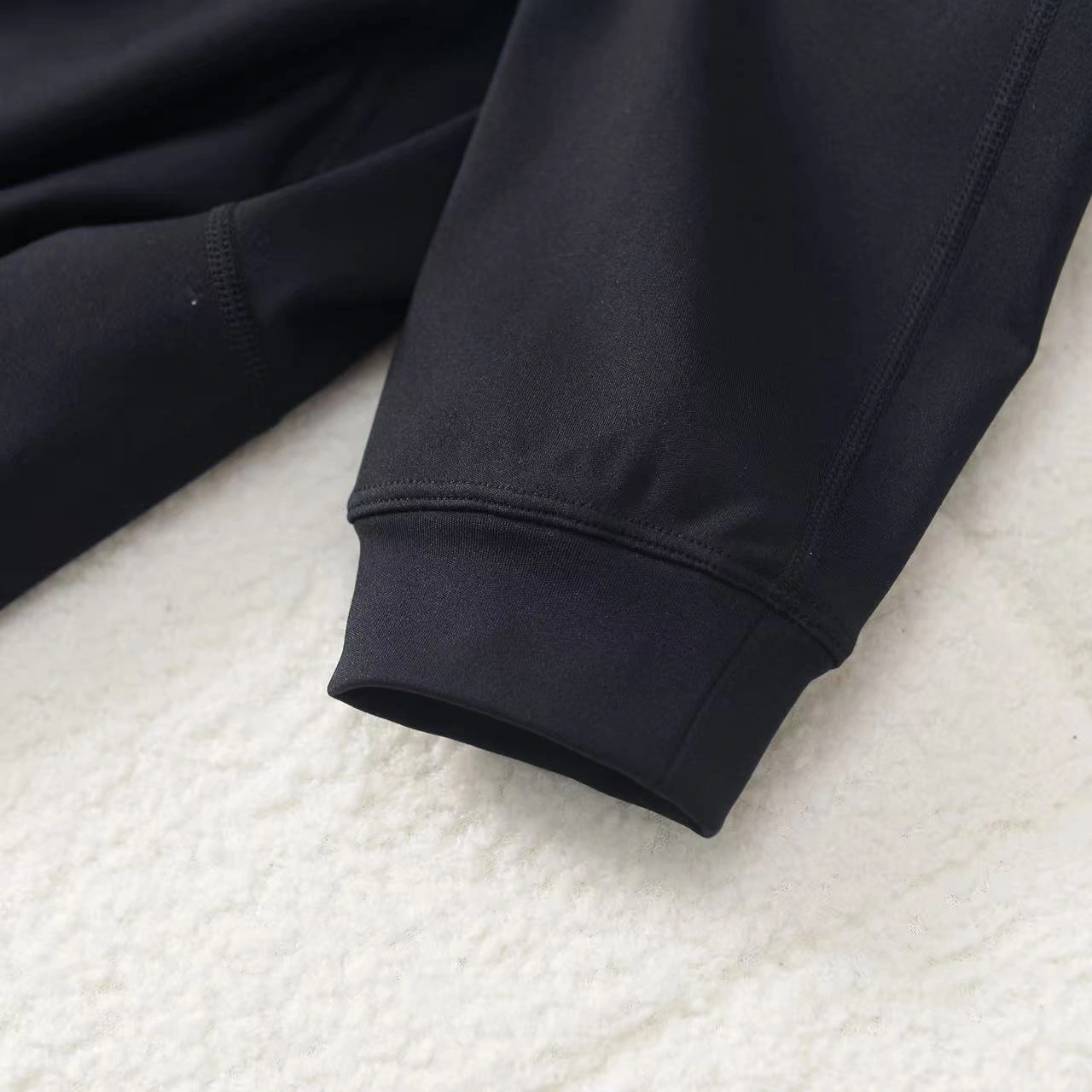 Gemini- 1r3t5ryx Rho LT Crew Neck item:E-F110I1010