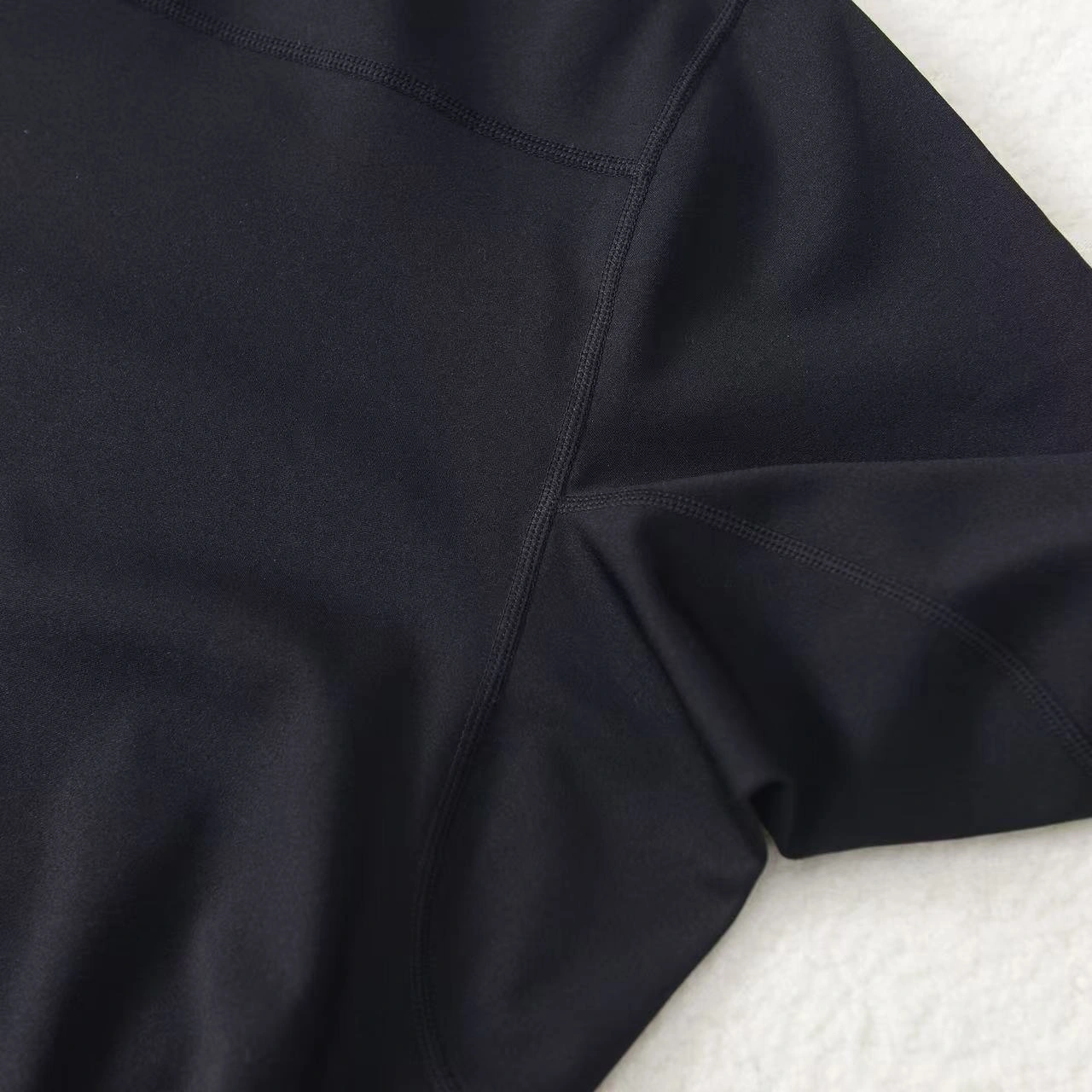 Gemini- 1r3t5ryx Rho LT Crew Neck item:E-F110I1010