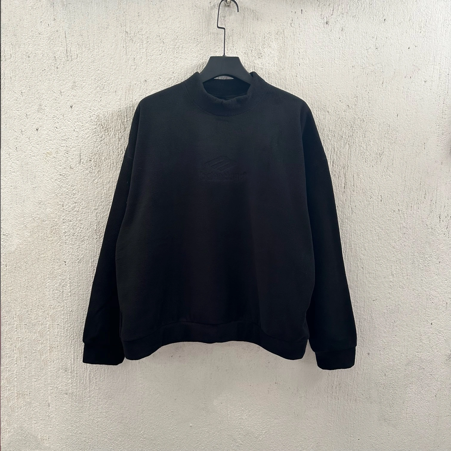 Gemini- 218593i16 Embroidery oversized 2colour item:D-F524H2117-2