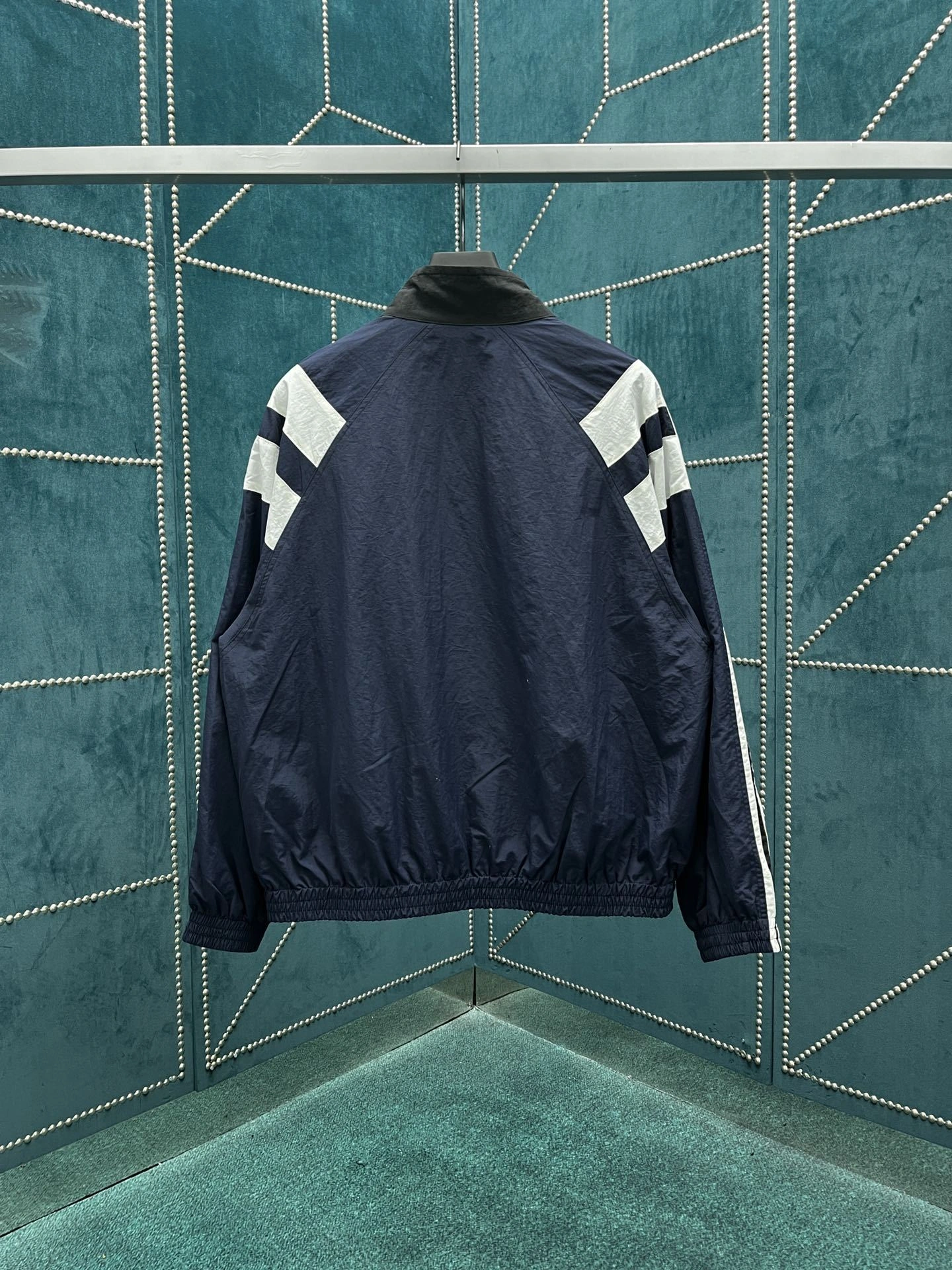Gemini- 218593i16 embroidery oversized item:D-F409I0946