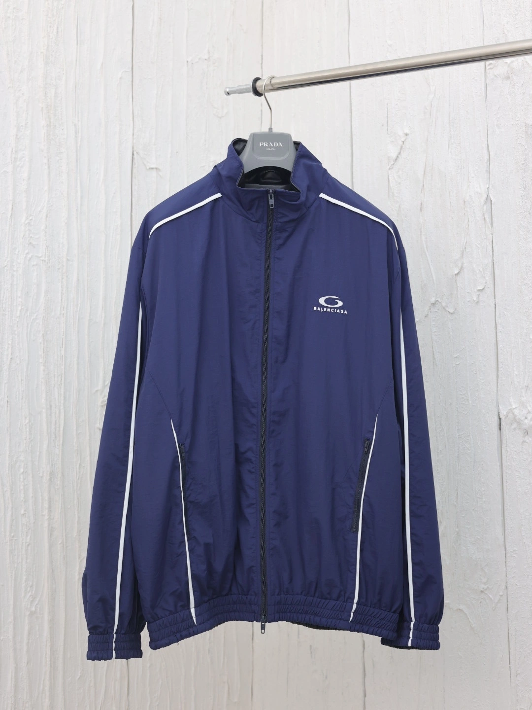 Gemini- 218593i16 loop sports icon embroidery oversized item:D-F468L1221