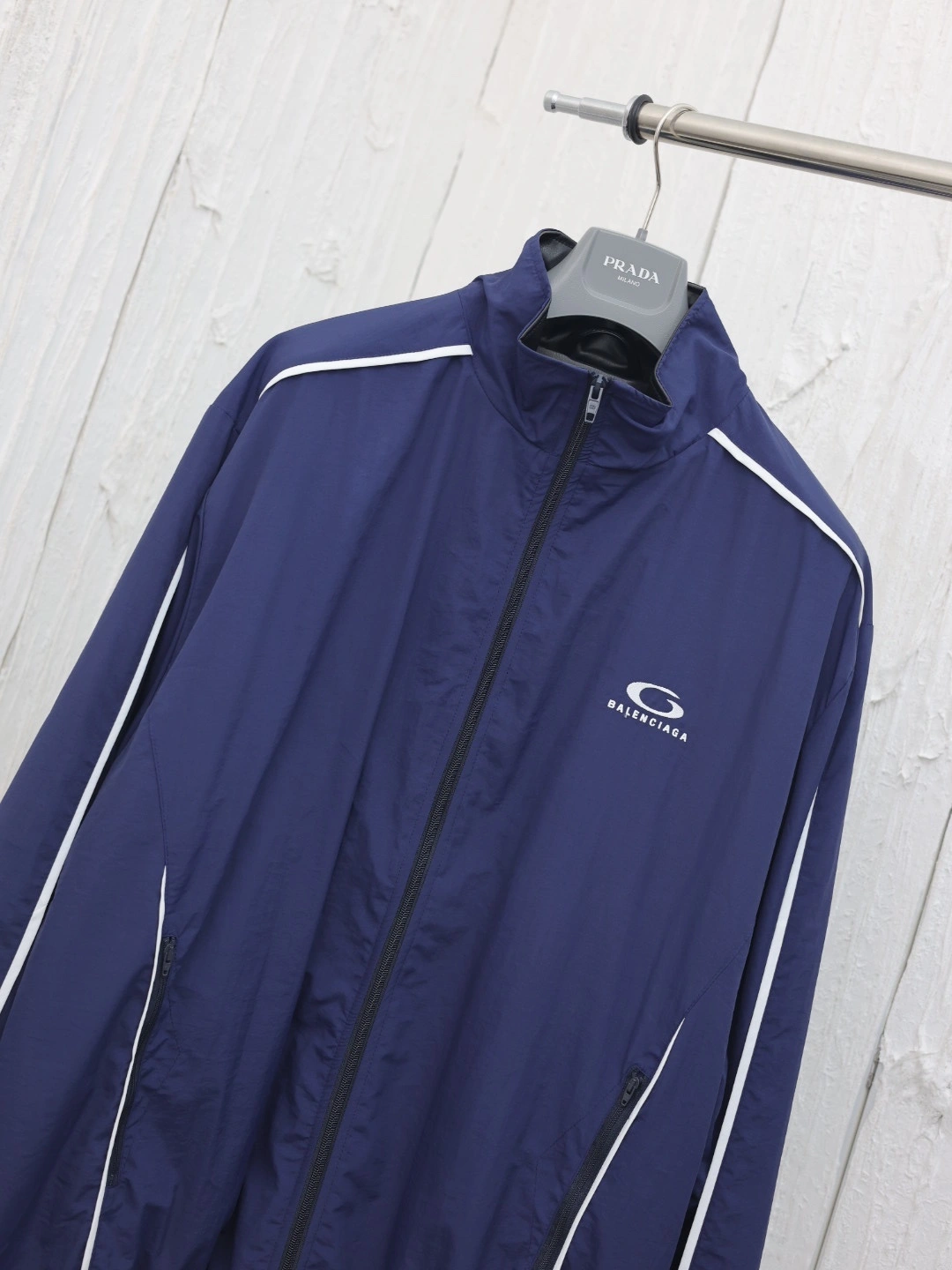 Gemini- 218593i16 loop sports icon embroidery oversized item:D-F468L1221