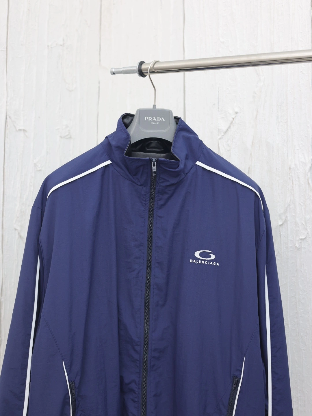 Gemini- 218593i16 loop sports icon embroidery oversized item:D-F468L1221