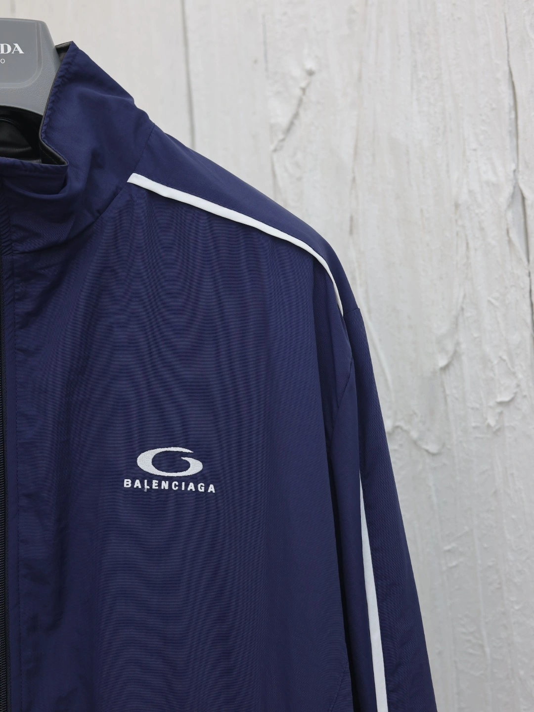 Gemini- 218593i16 loop sports icon embroidery oversized item:D-F468L1221