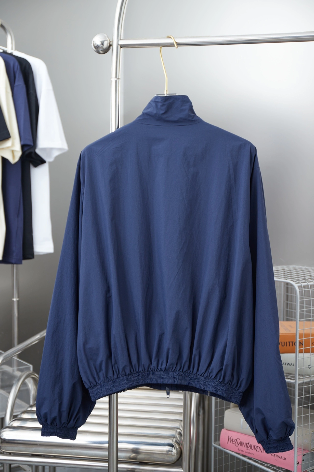 Gemini- 218593i16 oversize embroidery item:E-F115C1308