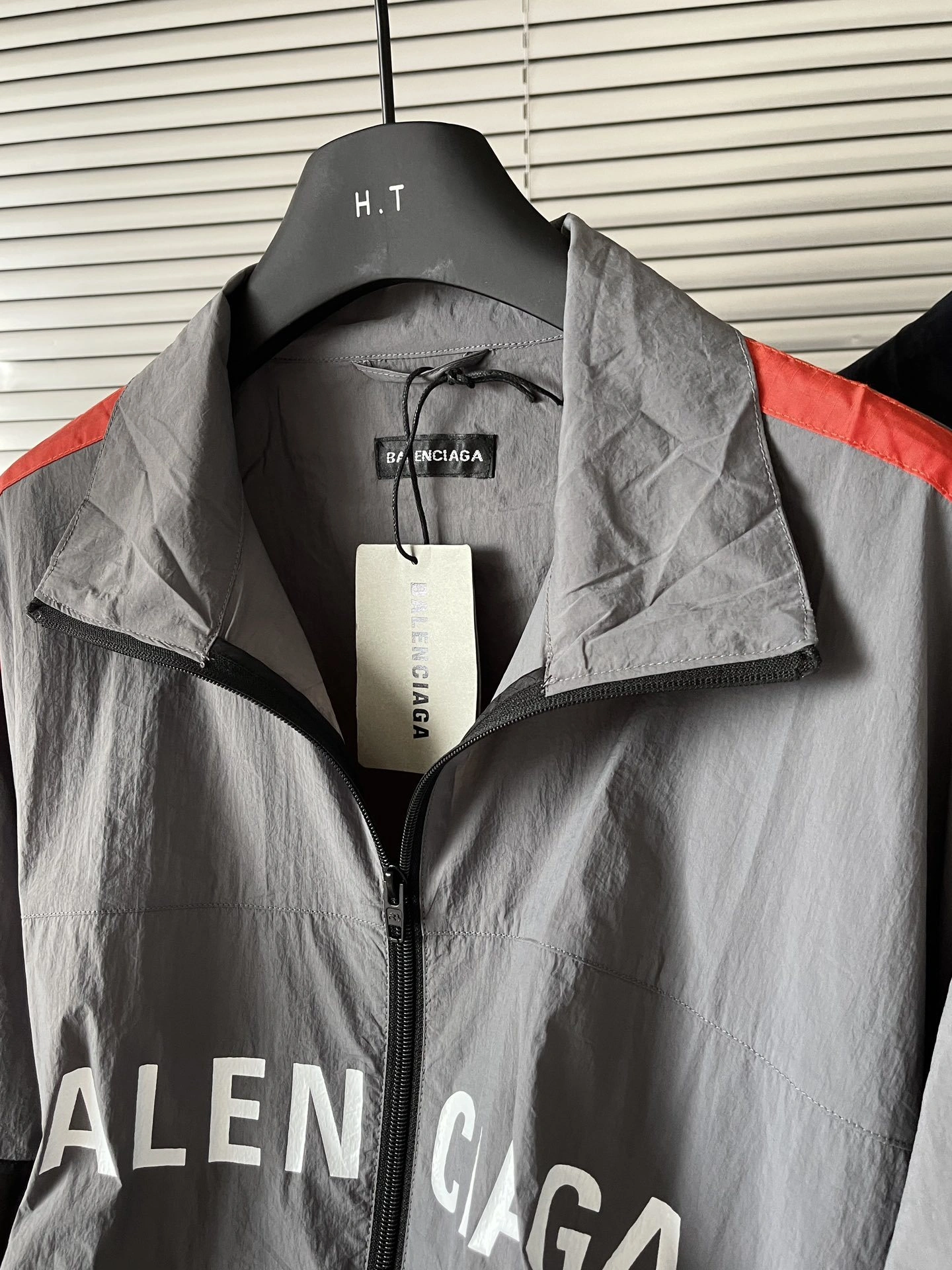 Gemini- 218593i16 oversized 2Colour item:D-F110J4553-2