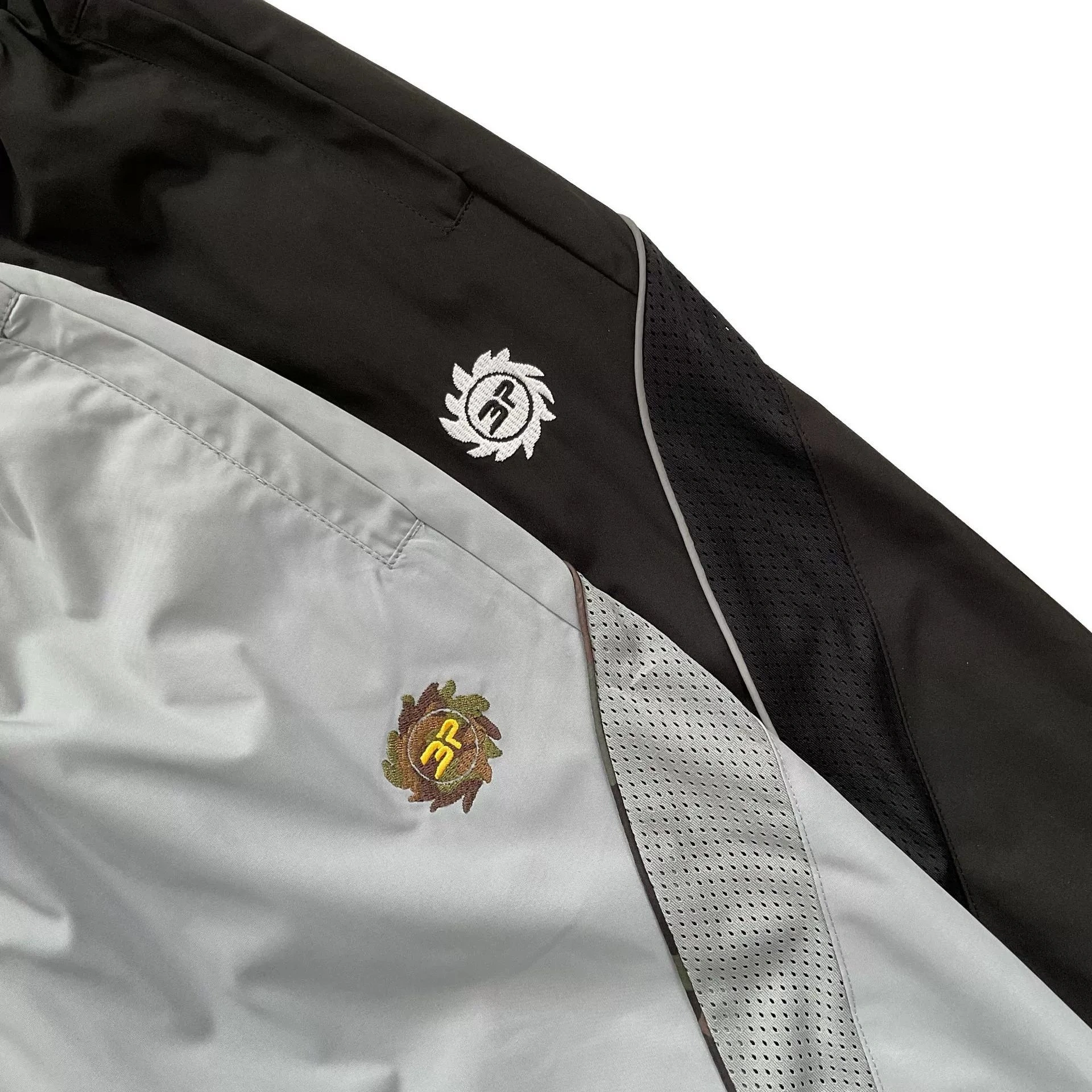 Gemini- 2rok59 item:E-FL31C0452-2