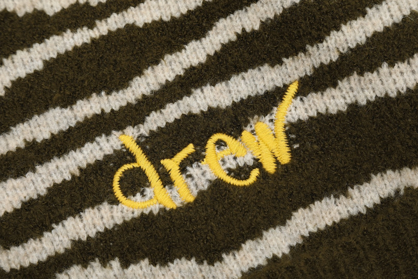 Gemini- 4r5w Embroidery 2colour item:D-F157J4720-2