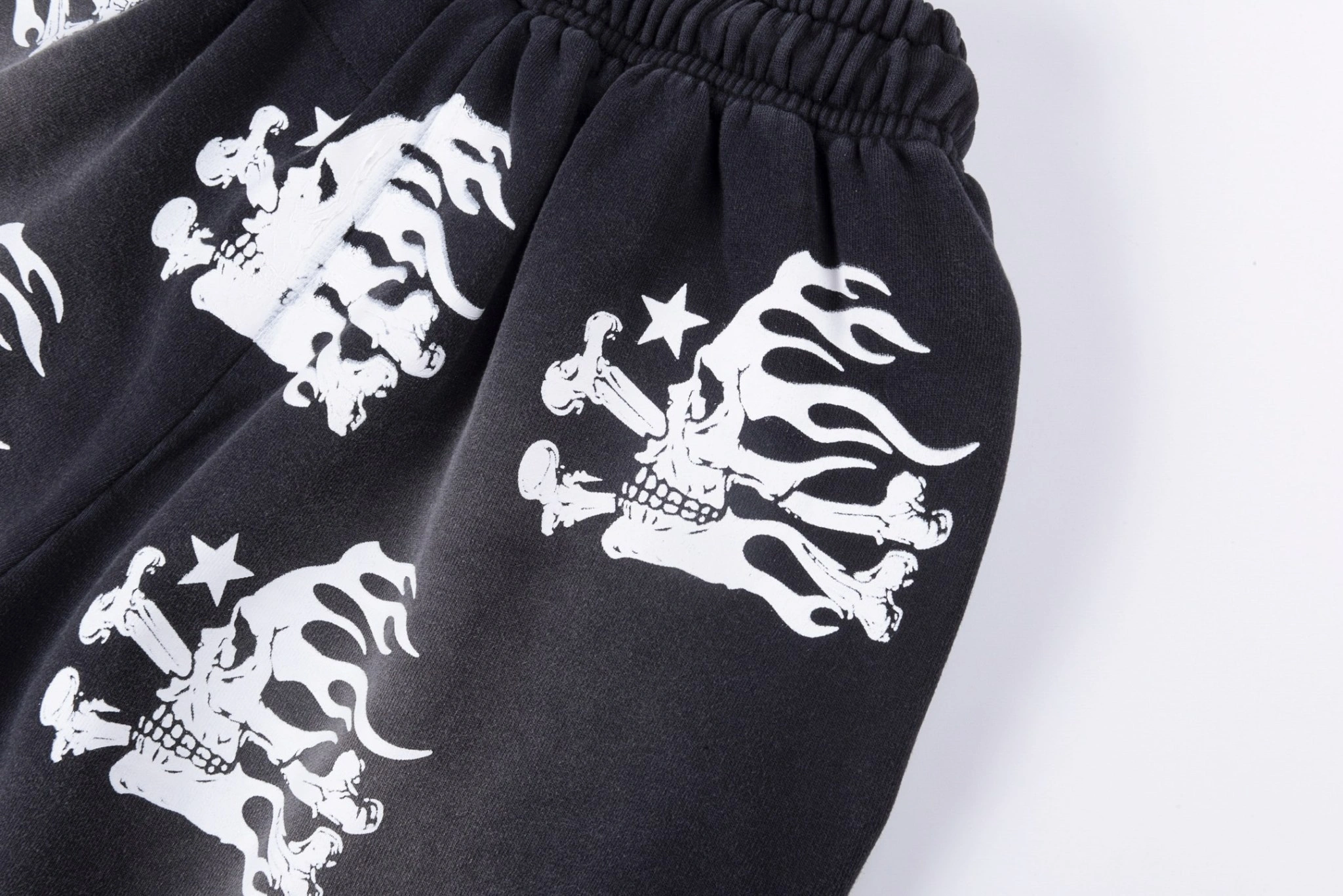 Gemini- H588st1r Studios Skull short item:E-F021E0519