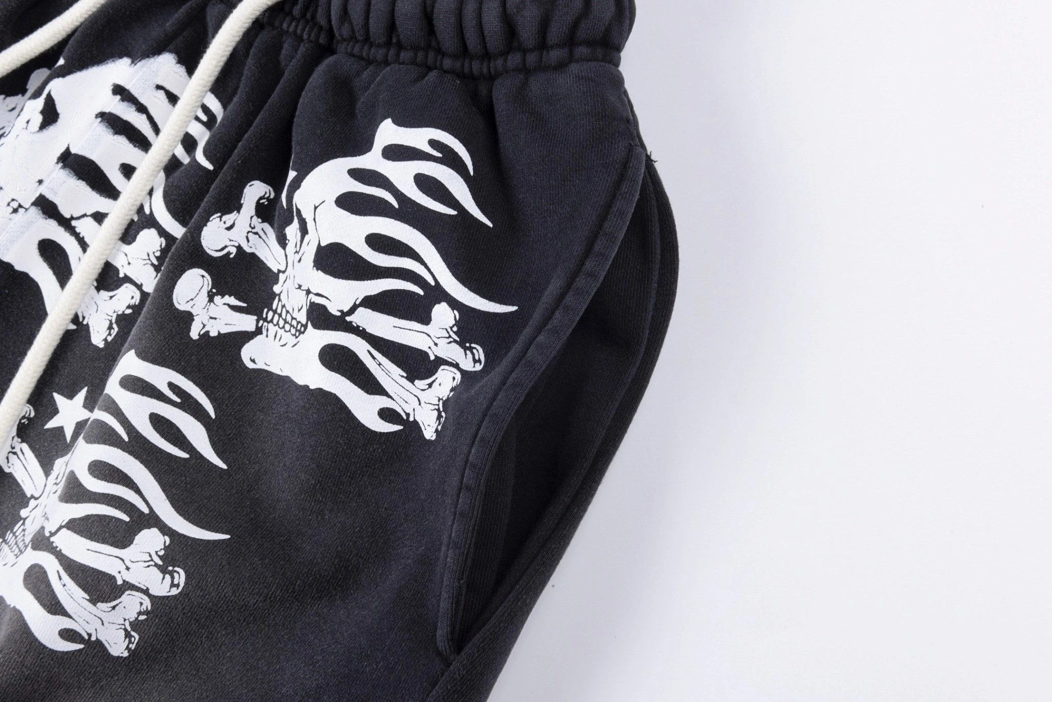 Gemini- H588st1r Studios Skull short item:E-F021E0519
