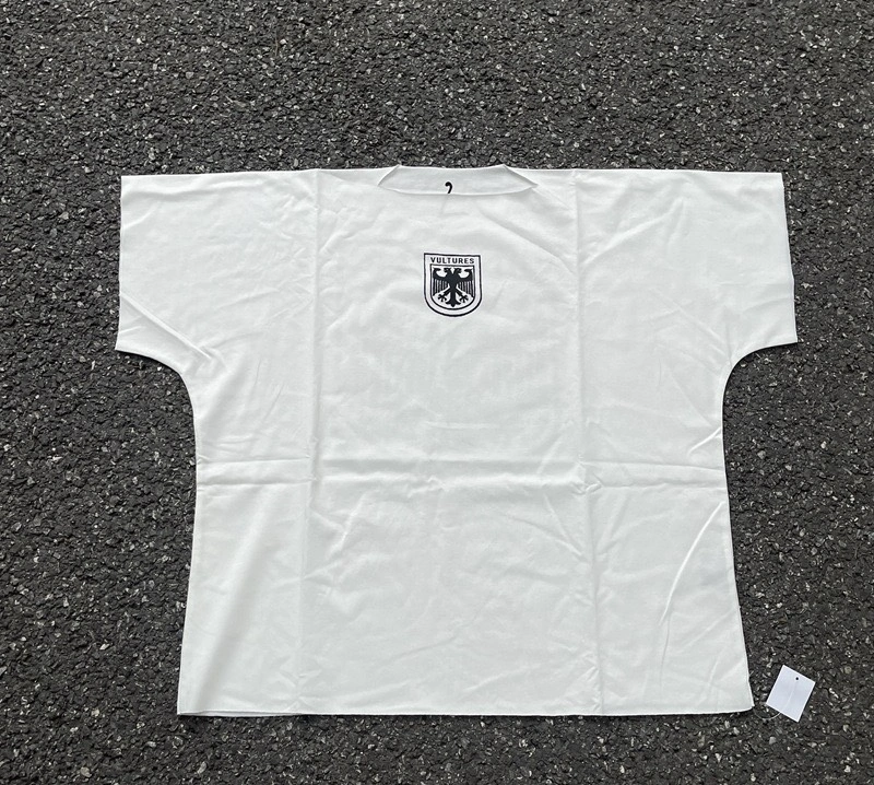 Gemini- K19y5 Vultures Tee oversized 2Colour item:D-F000J0601-2