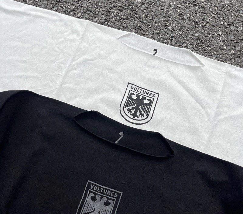 Gemini- K19y5 Vultures Tee oversized 2Colour item:D-F000J0601-2