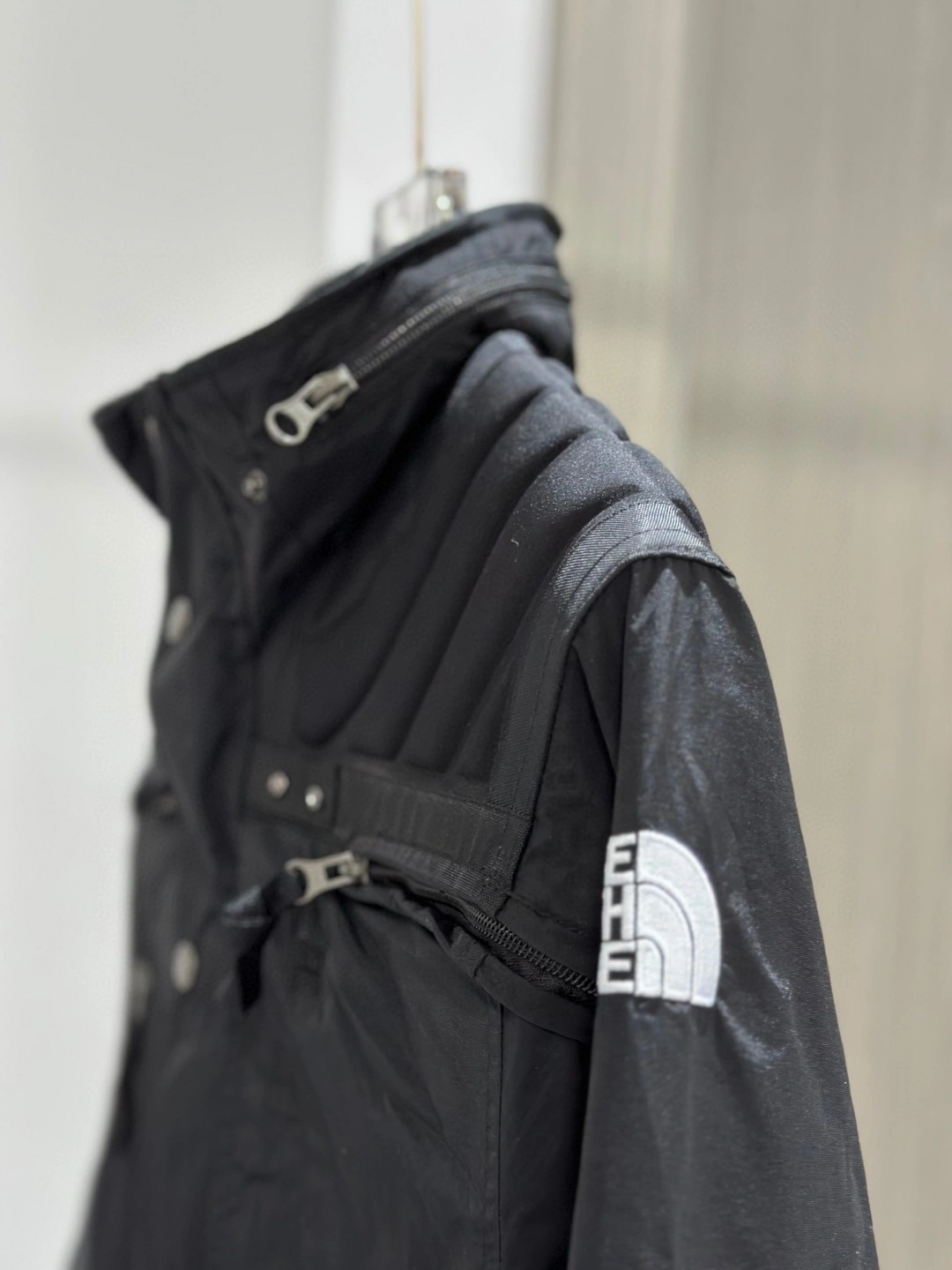 Gemini- Logo item:C-F229K0726