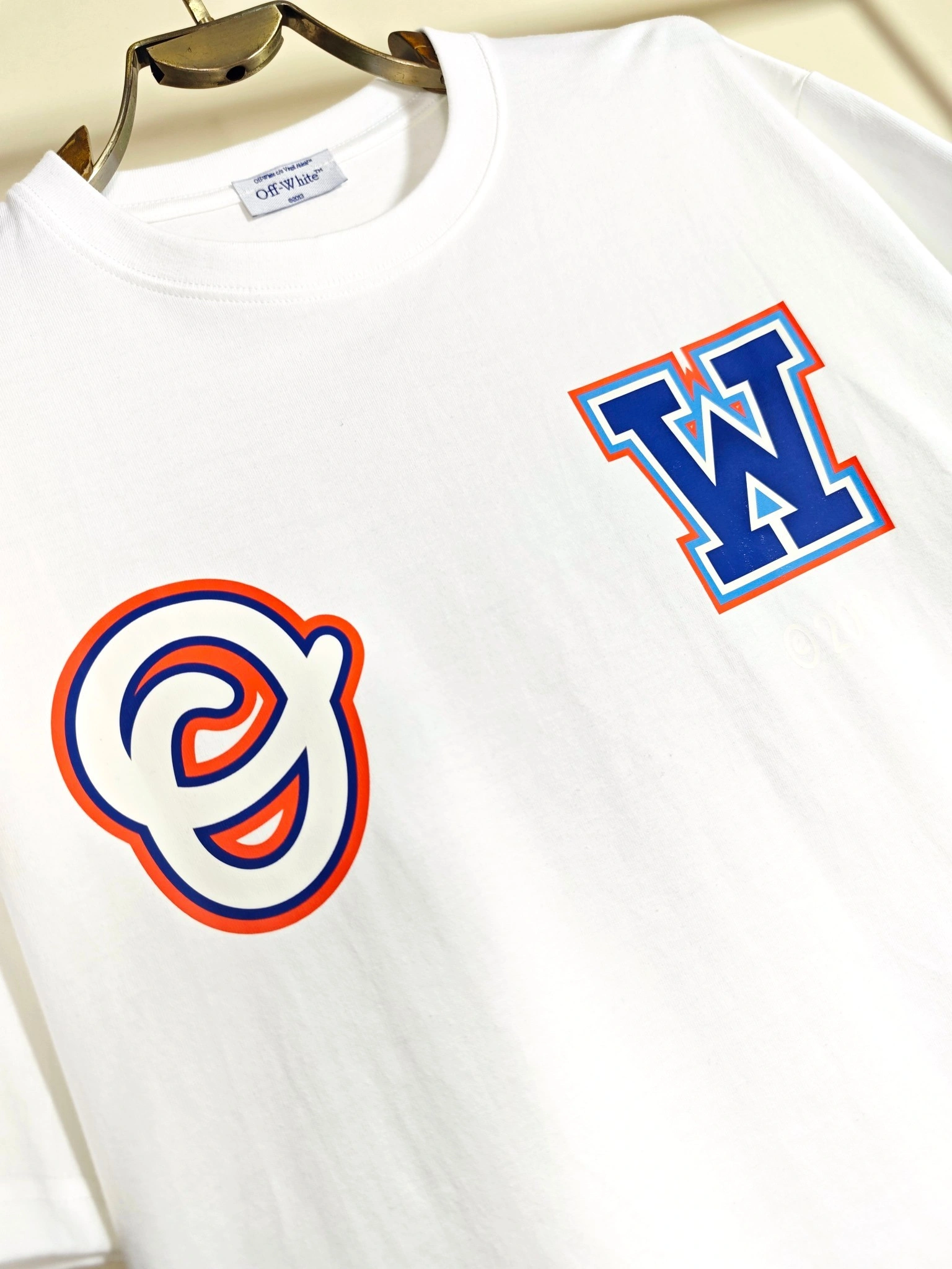 Gemini- Off Whit5 T shirt 2Colour item:E-FL29E1513-2