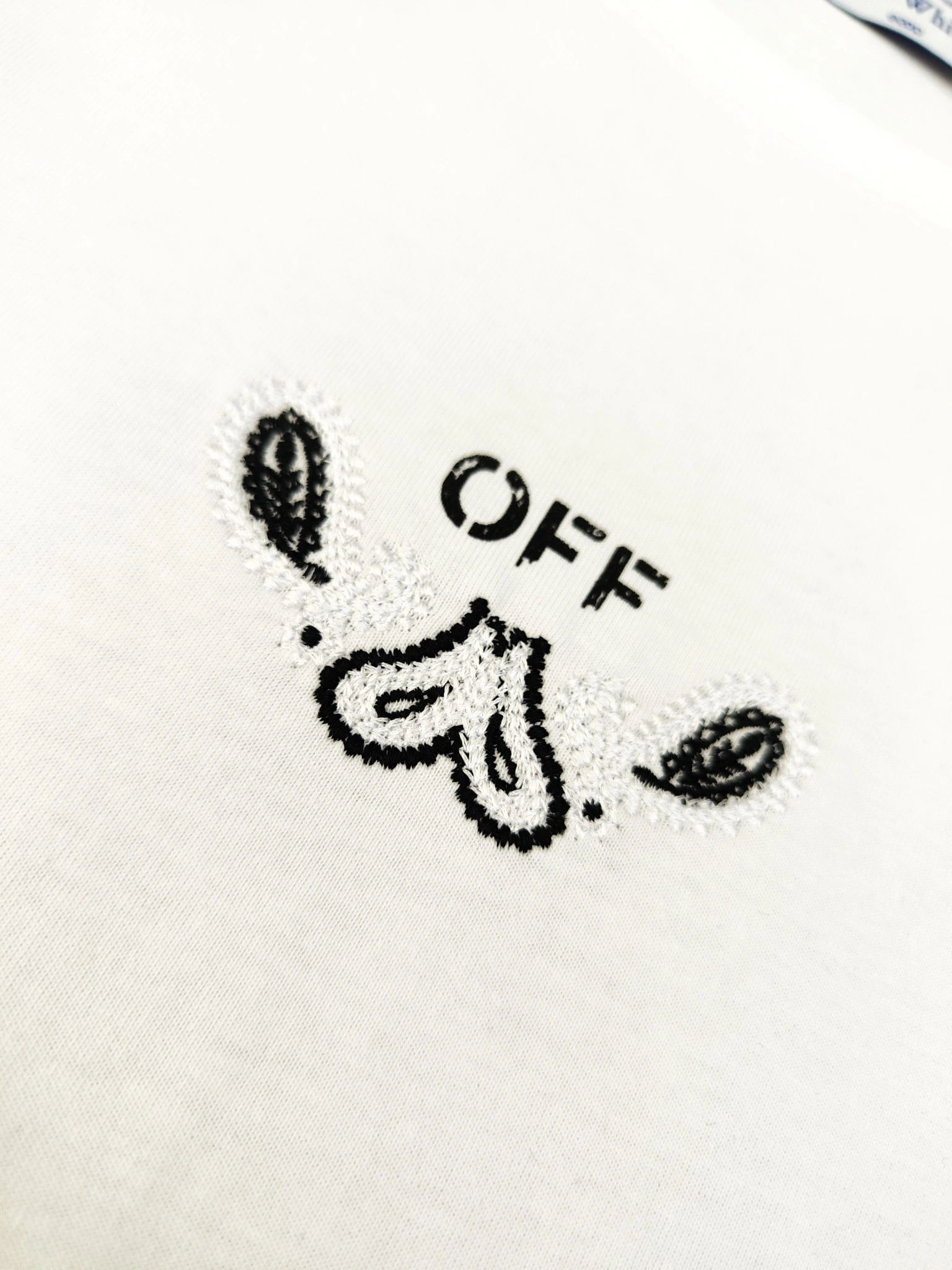 Gemini- Off Whit5 embroidery T shirt 2Colour item:E-FL29E1514-2