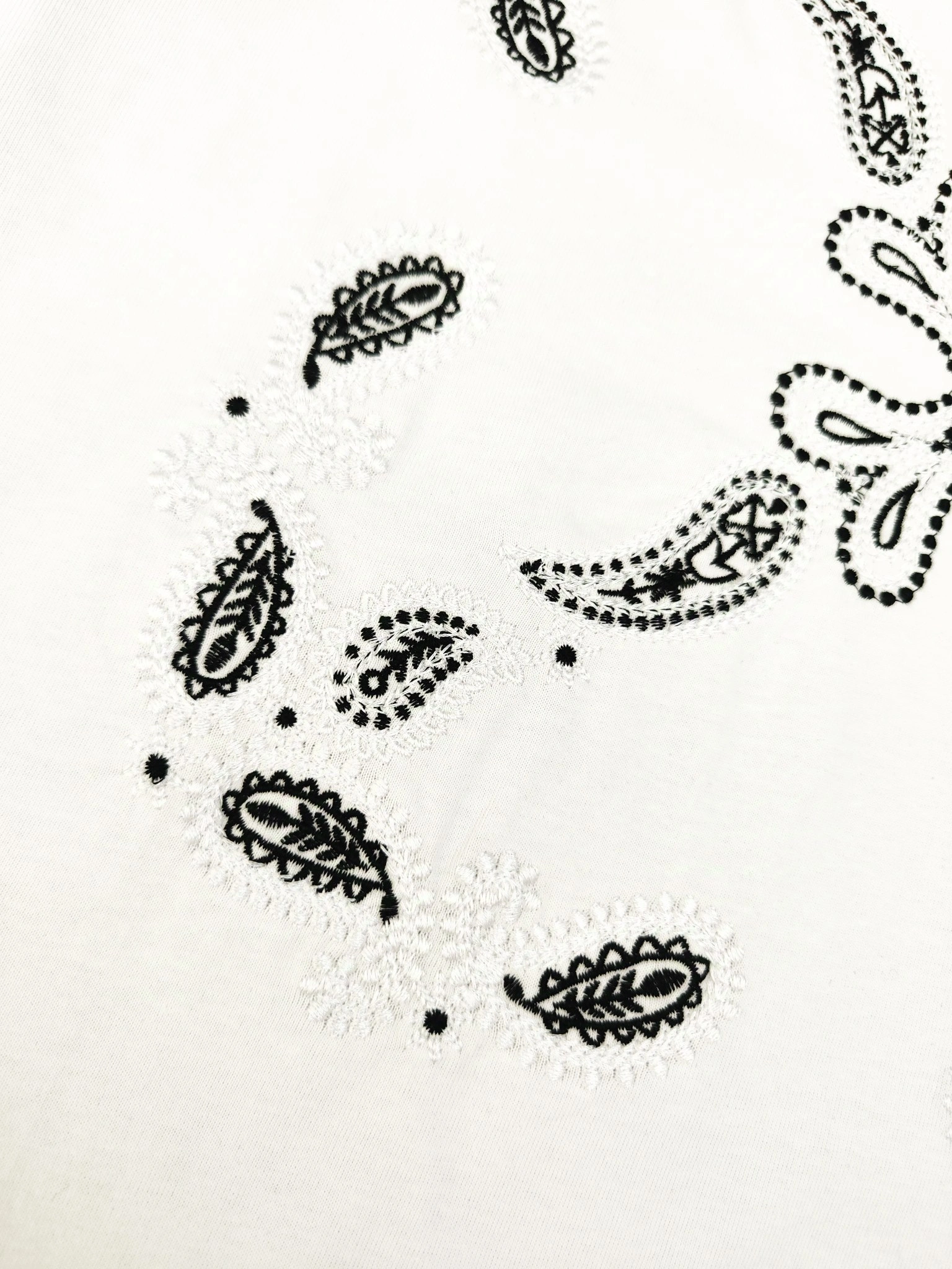Gemini- Off Whit5 embroidery T shirt 2Colour item:E-FL29E1514-2