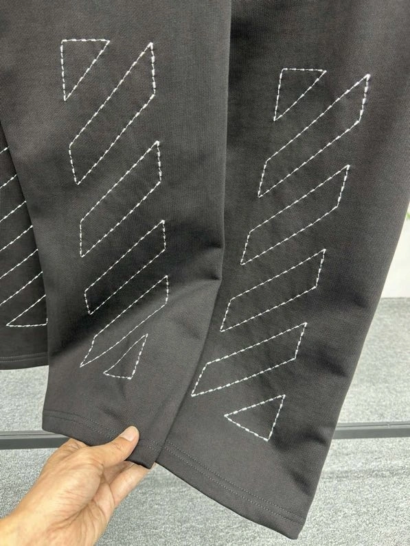 &Gemini- Off Whit5 embroidery item:D-F110J4503
