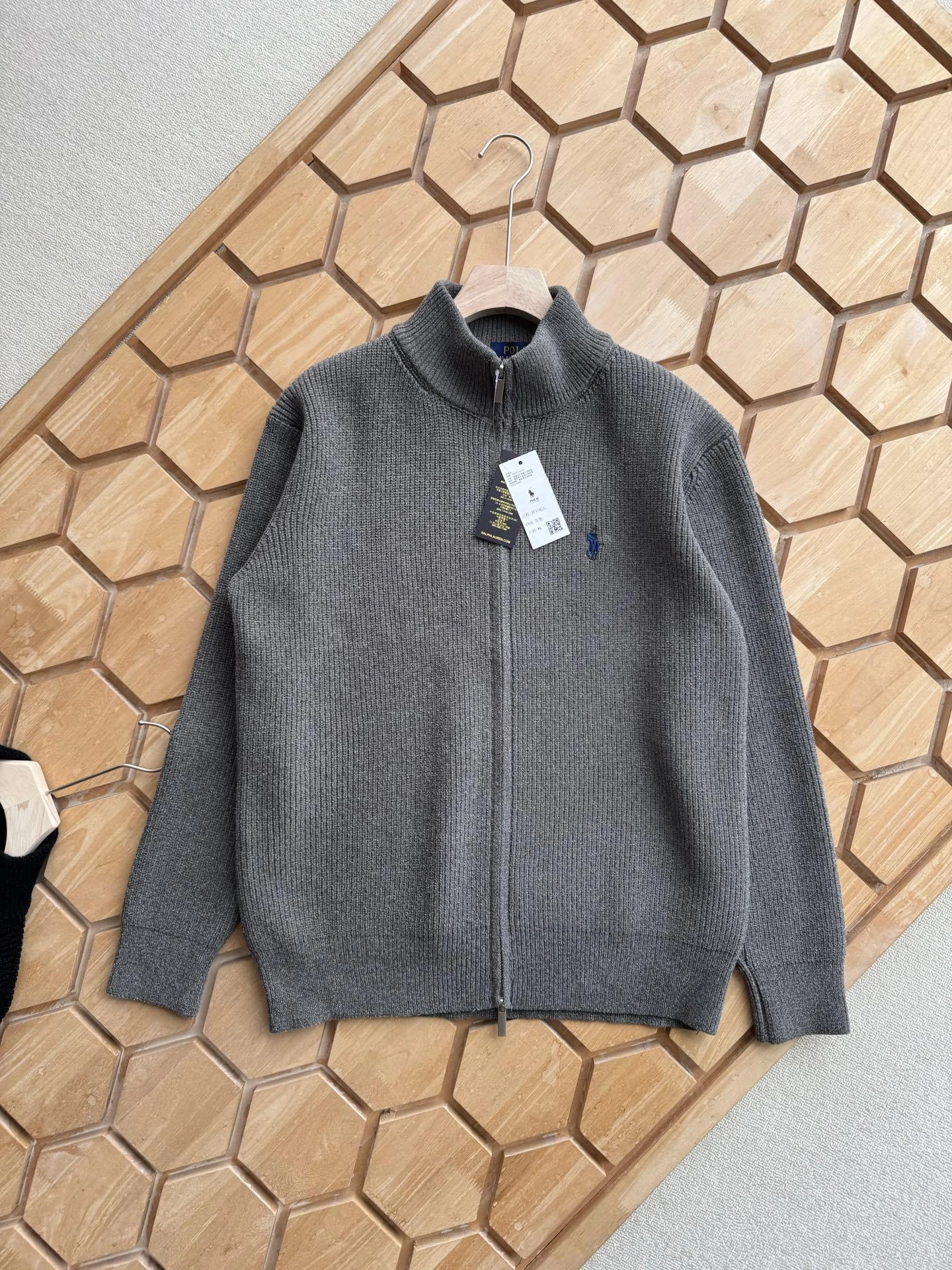 Gemini- R18ph embroidery 2colour item:E-F110J2424-2