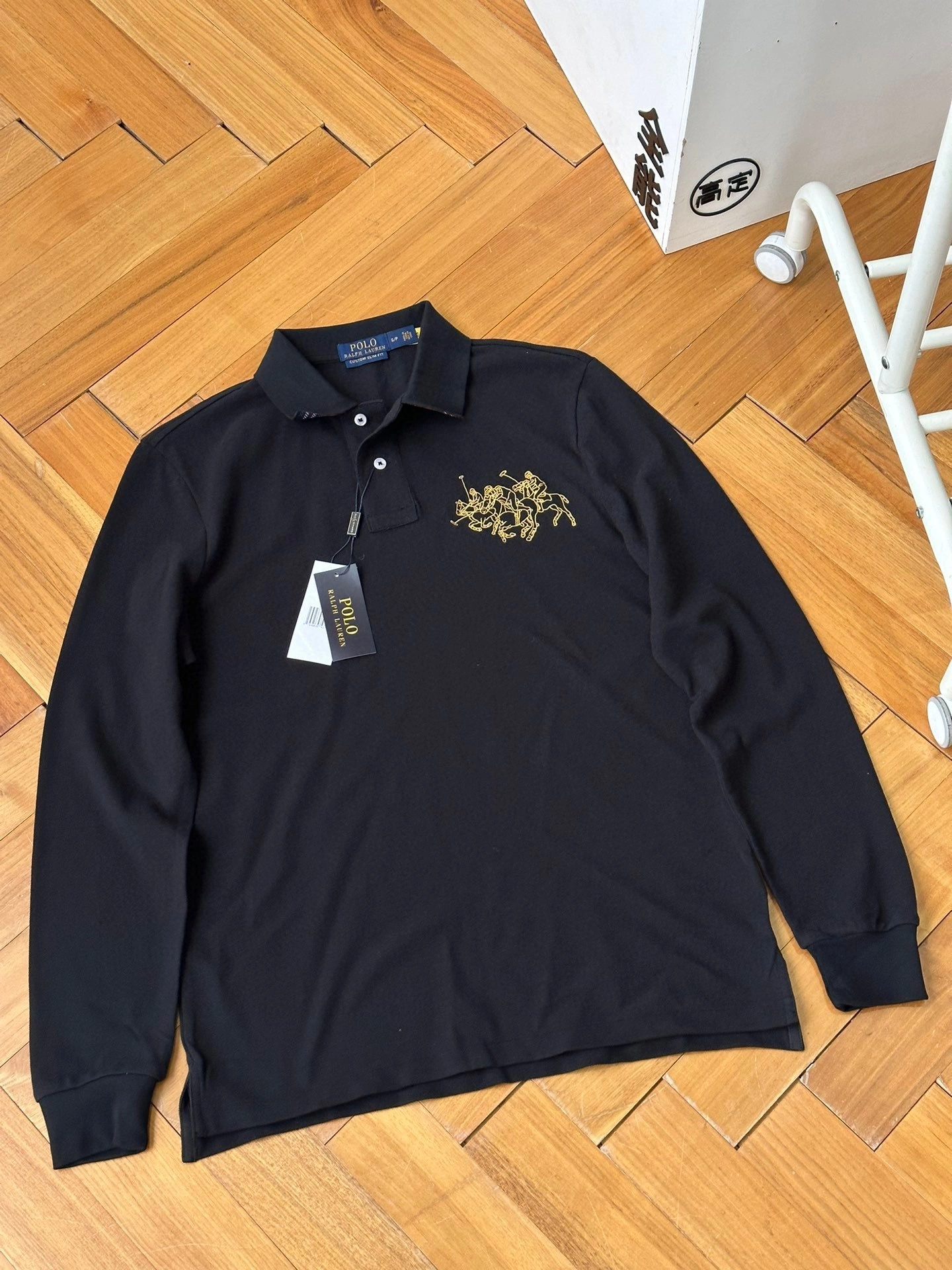 Gemini- R18ph embroidery item:D-F110J4548