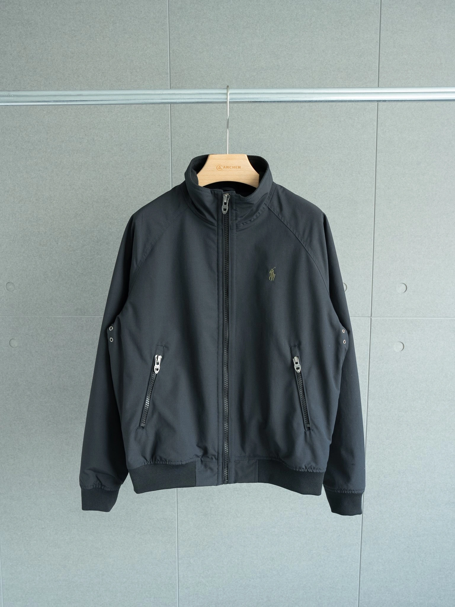 Gemini- R18ph item:E-F524J3011