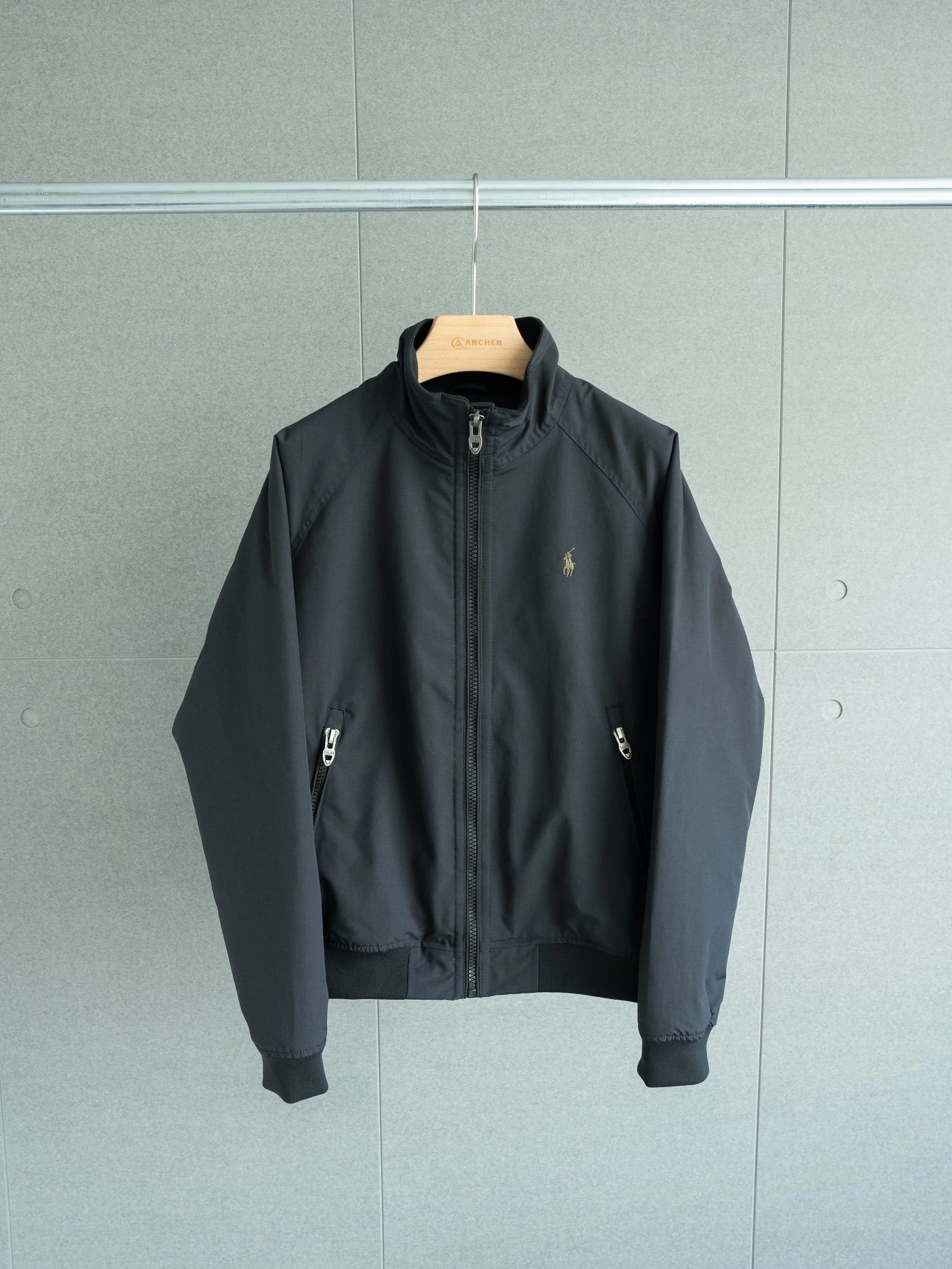 Gemini- R18ph item:E-F524J3011