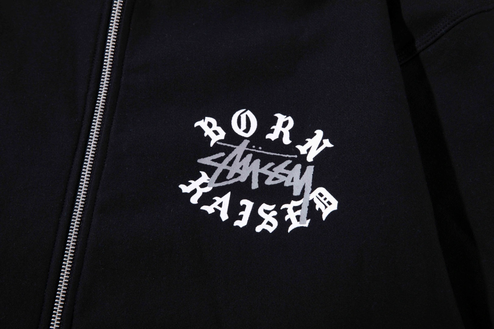 Gemini- St00 x BORN X RAISED LOGO ZIP HOODIE item:D-F402K2513