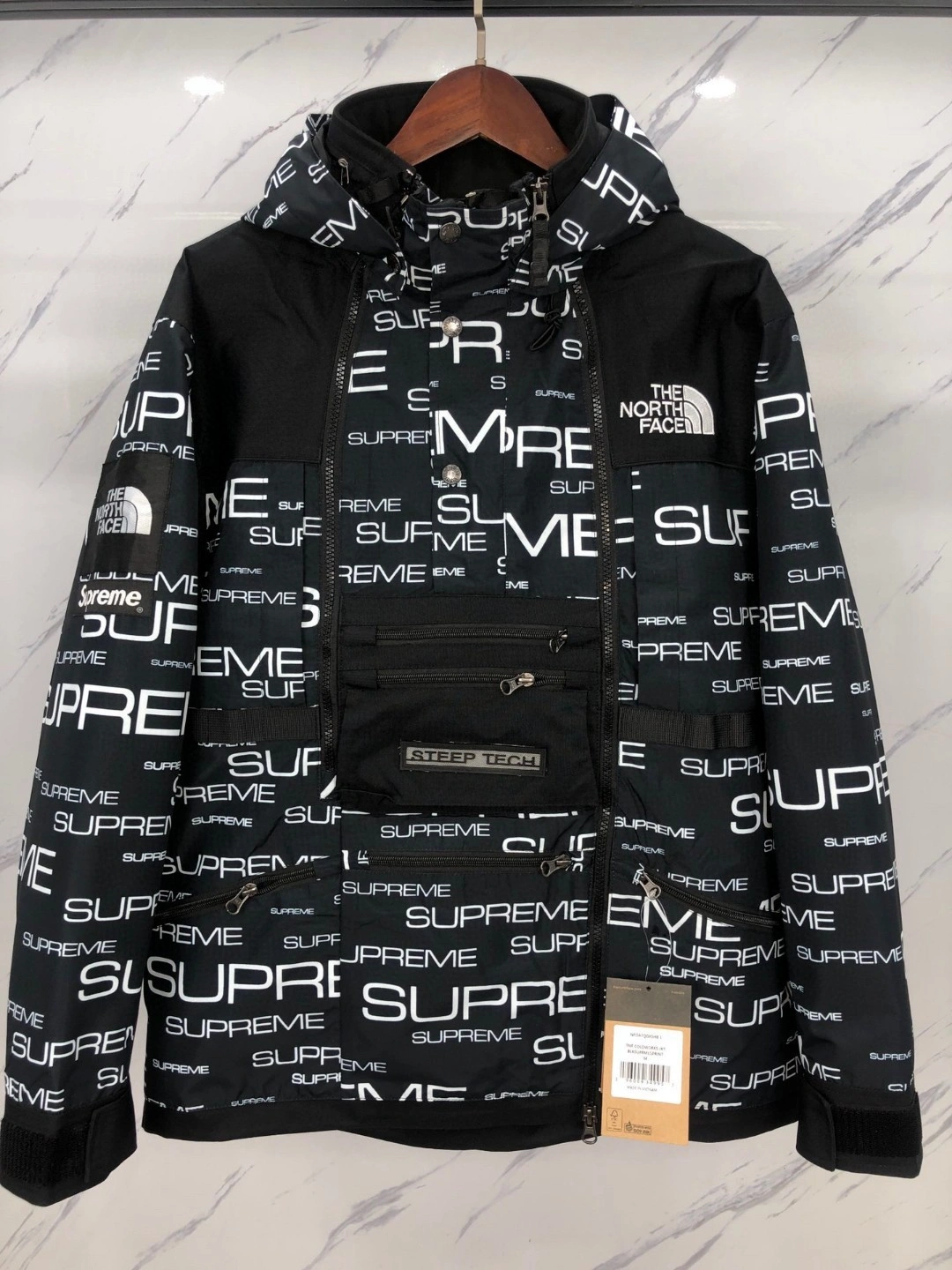 Gemini- Week 9 x Logo oversized 3Colour item:C-F000K0725-3