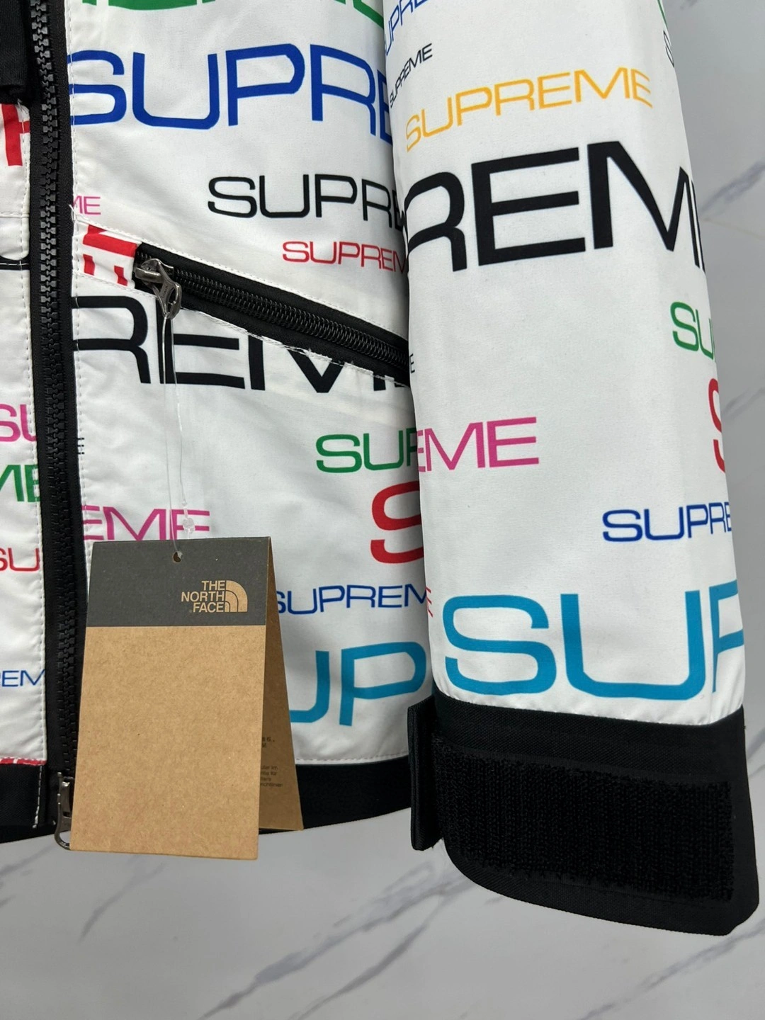 Gemini- Week 9 x Logo oversized 3Colour item:C-F000K0725-3