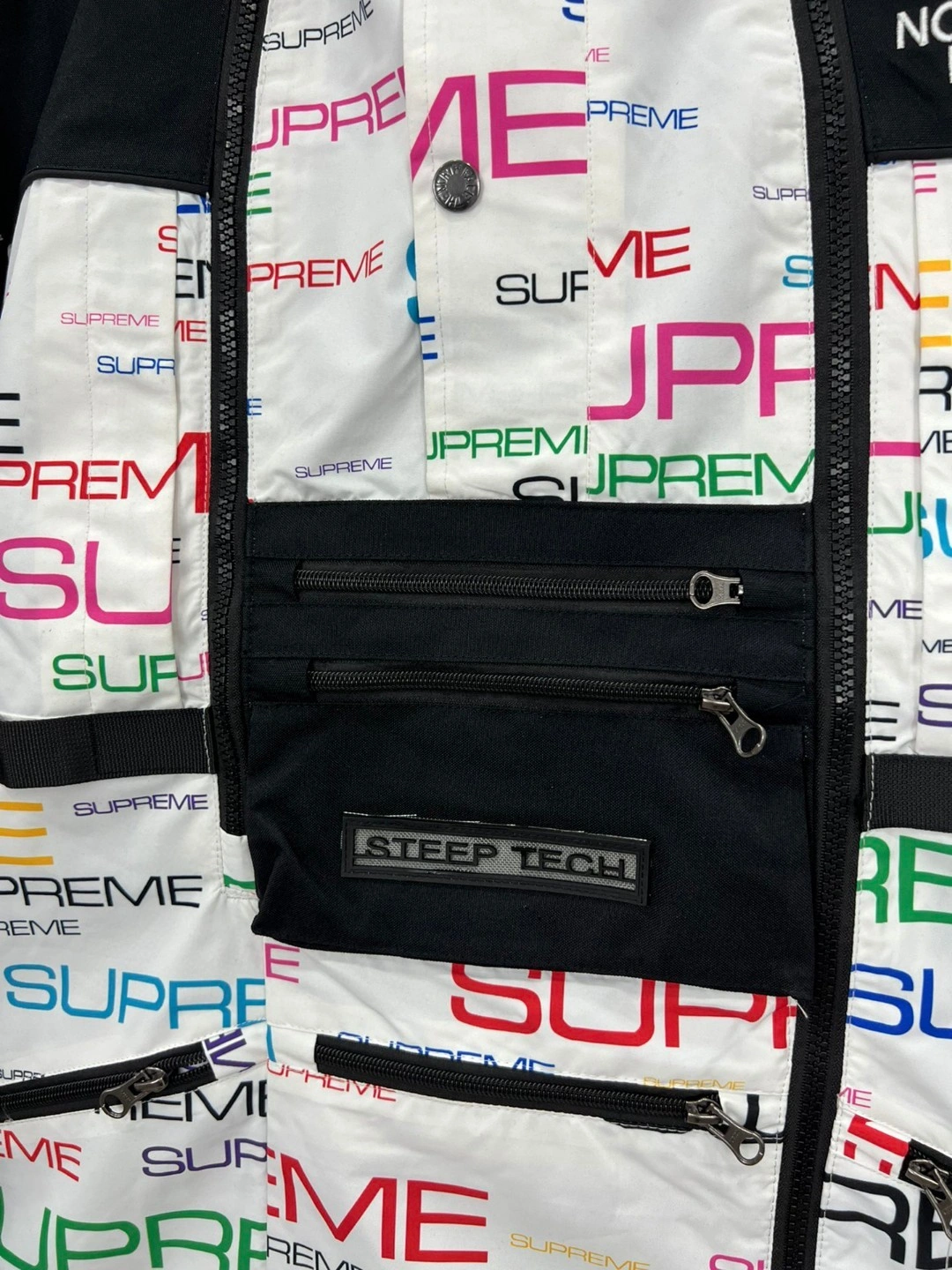 Gemini- Week 9 x Logo oversized 3Colour item:C-F000K0725-3