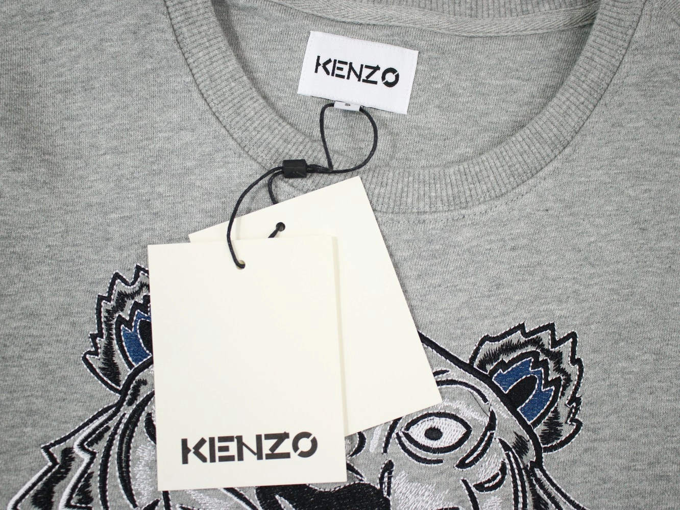 Gemini- embroidery oversized item:D-F000D0252