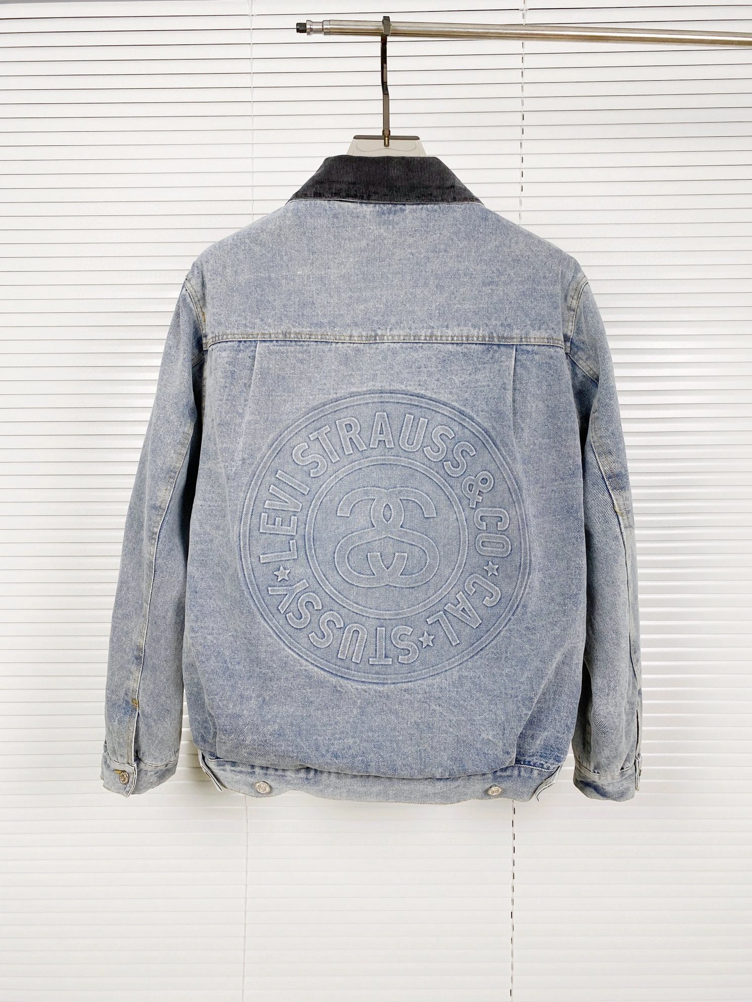 Gemini- item:C-F322J1806