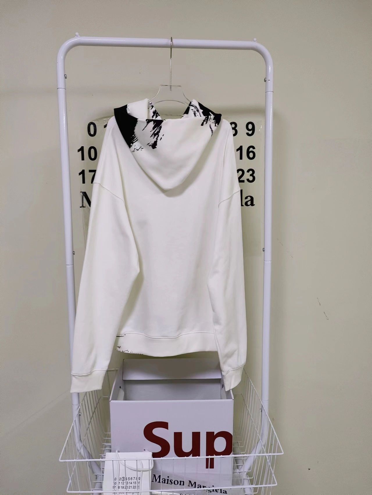 &Gemini- logo oversized 2Colour item:C-F125H1806-2