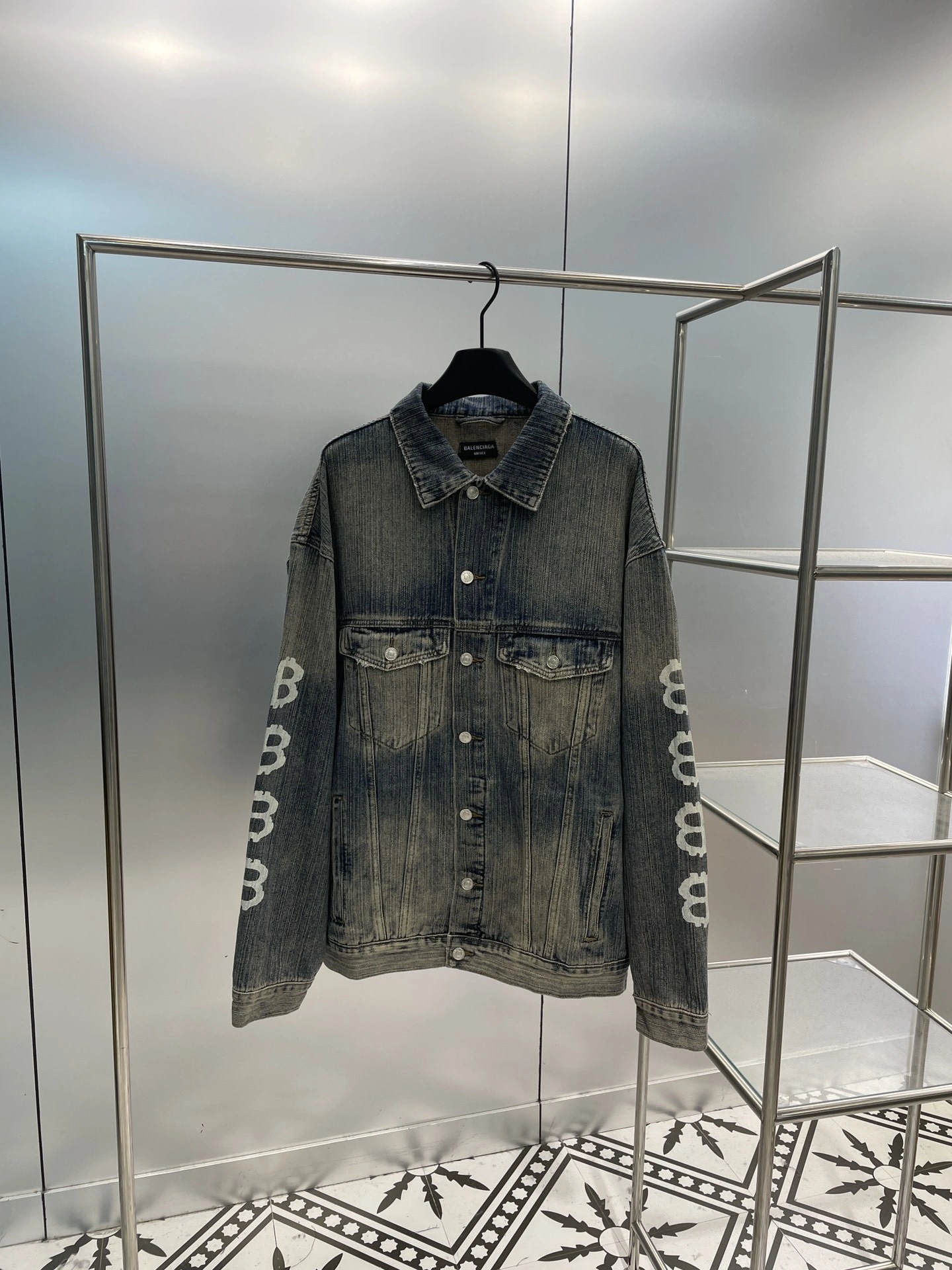 Gemini- oversized item:D-F240D2077